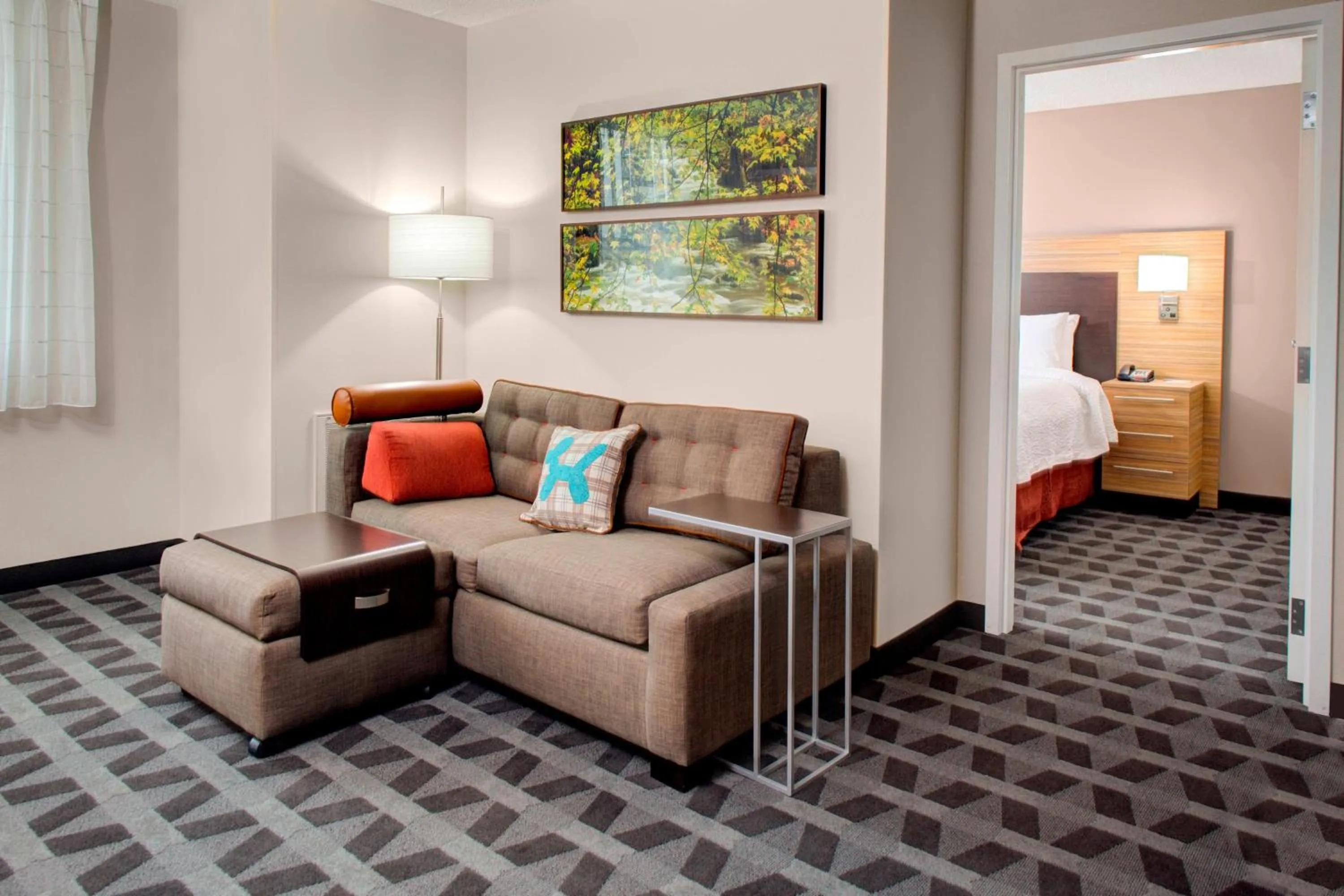 Living room, Bed in TownePlace Suites by Marriott Parkersburg