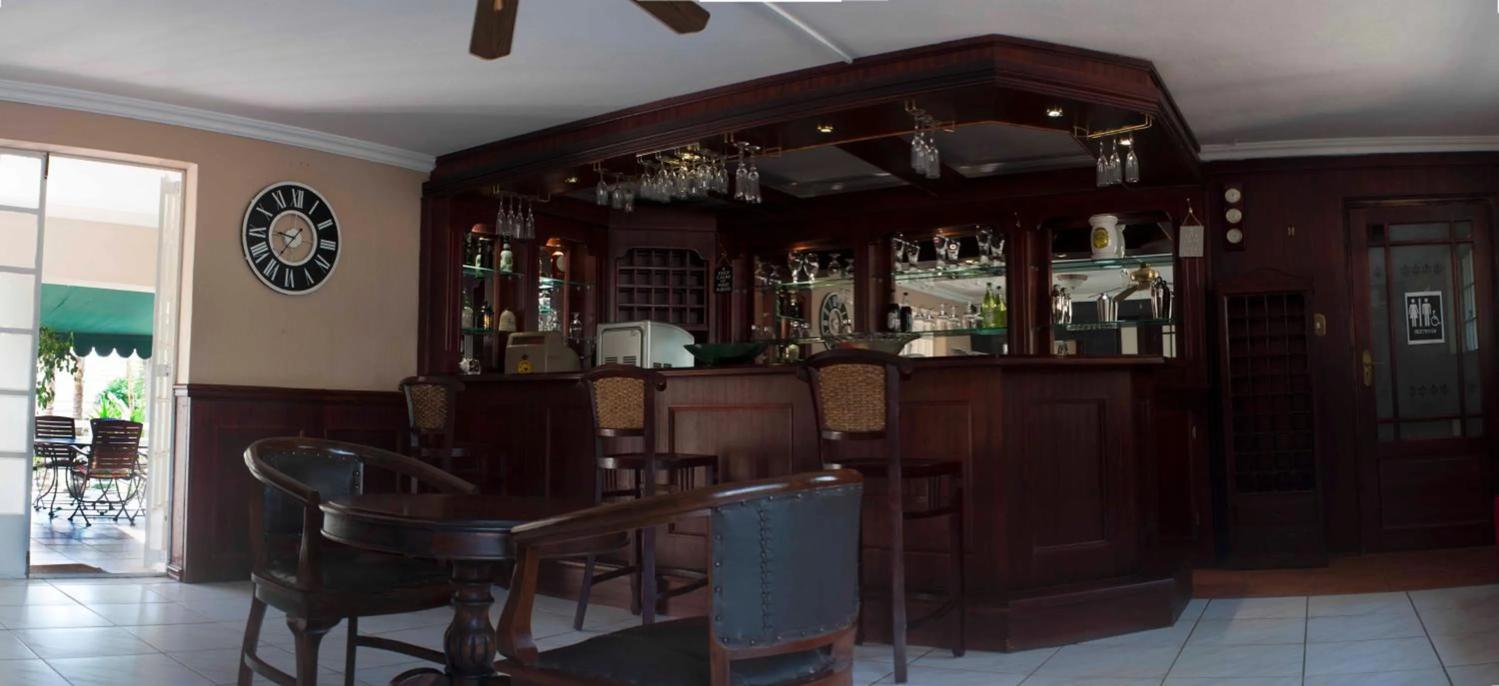 Lounge or bar in Summerview Guest Lodge