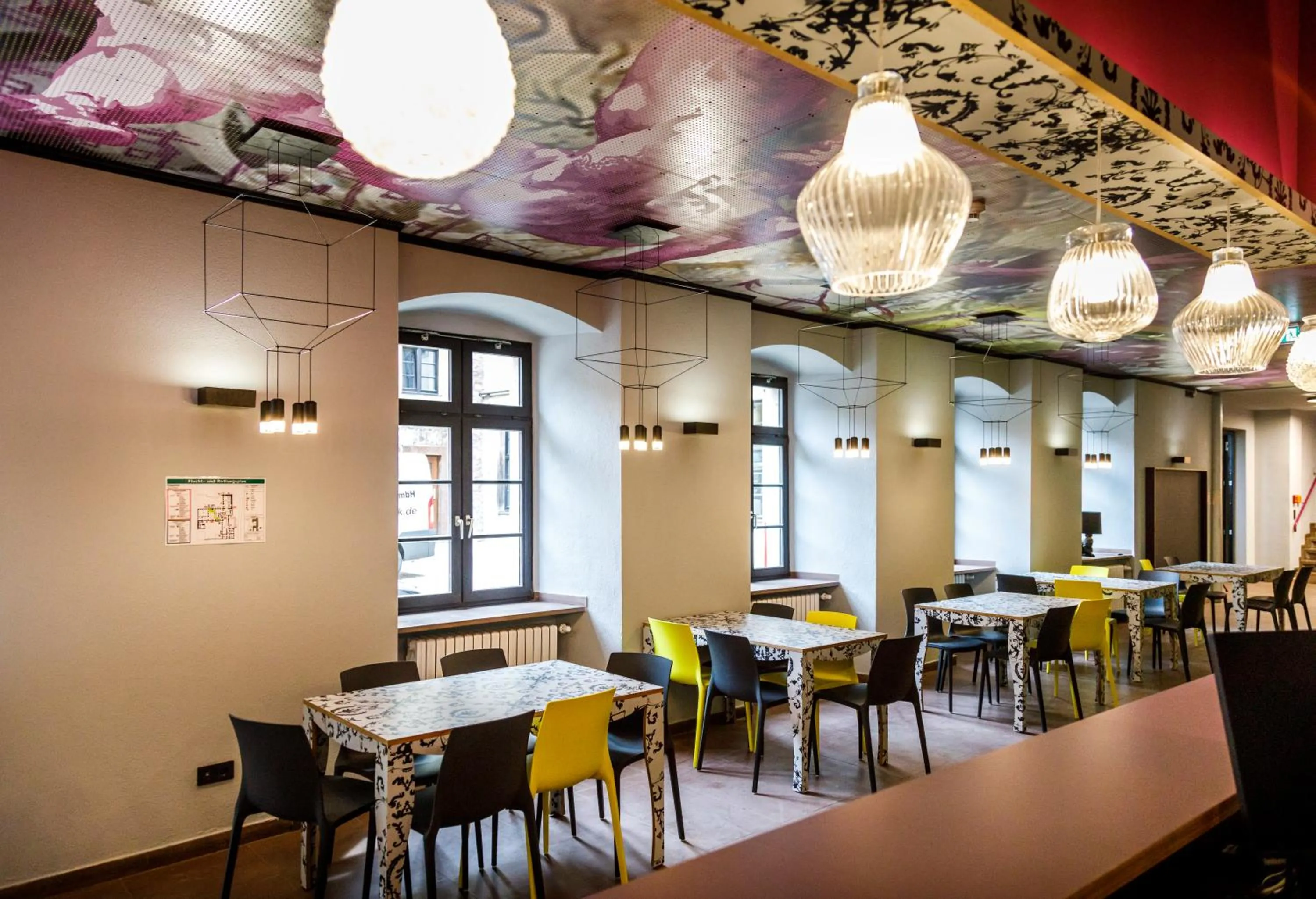 Restaurant/places to eat in Youth Hostel Würzburg