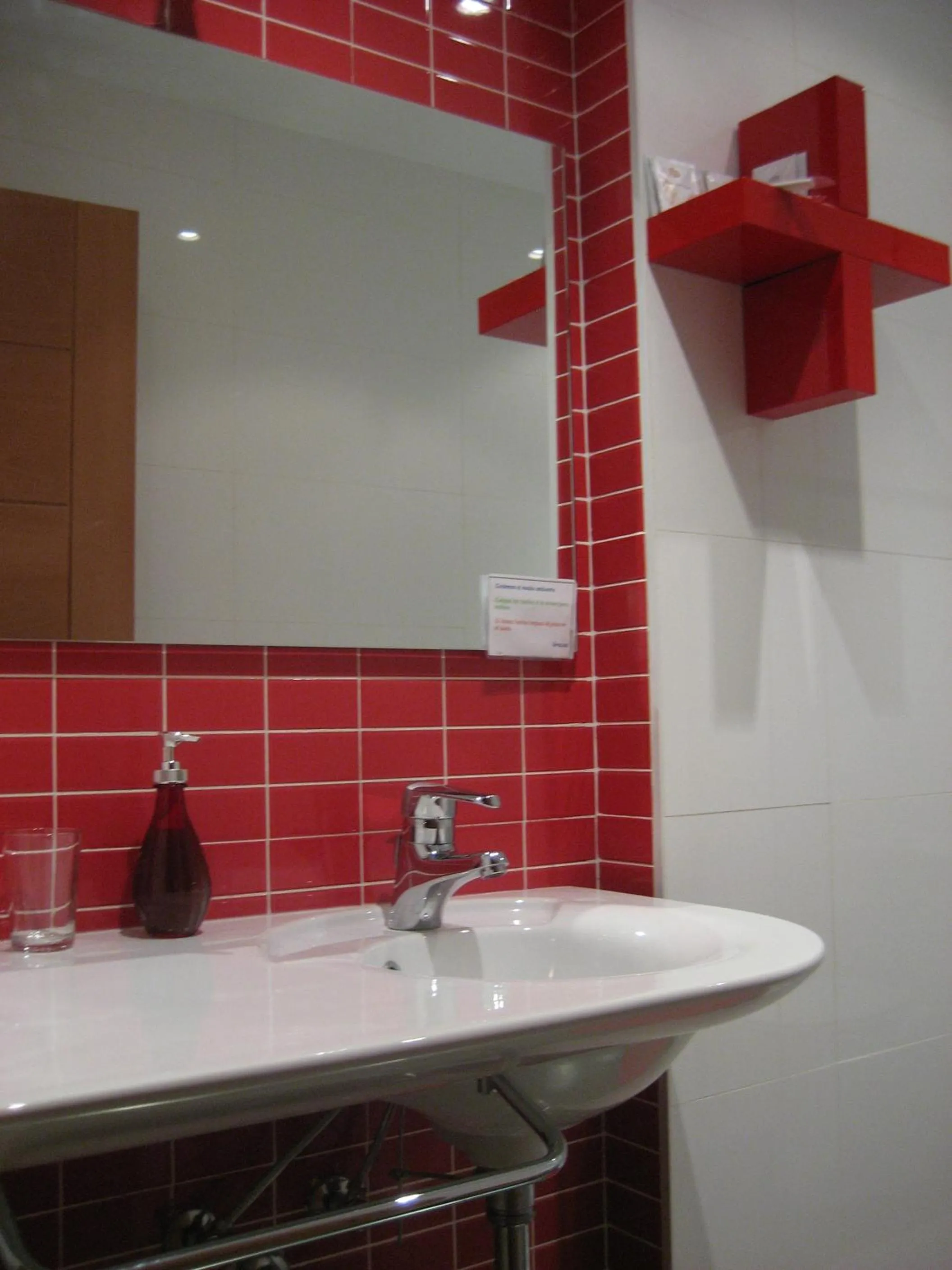 Bathroom in Arganzón Plaza