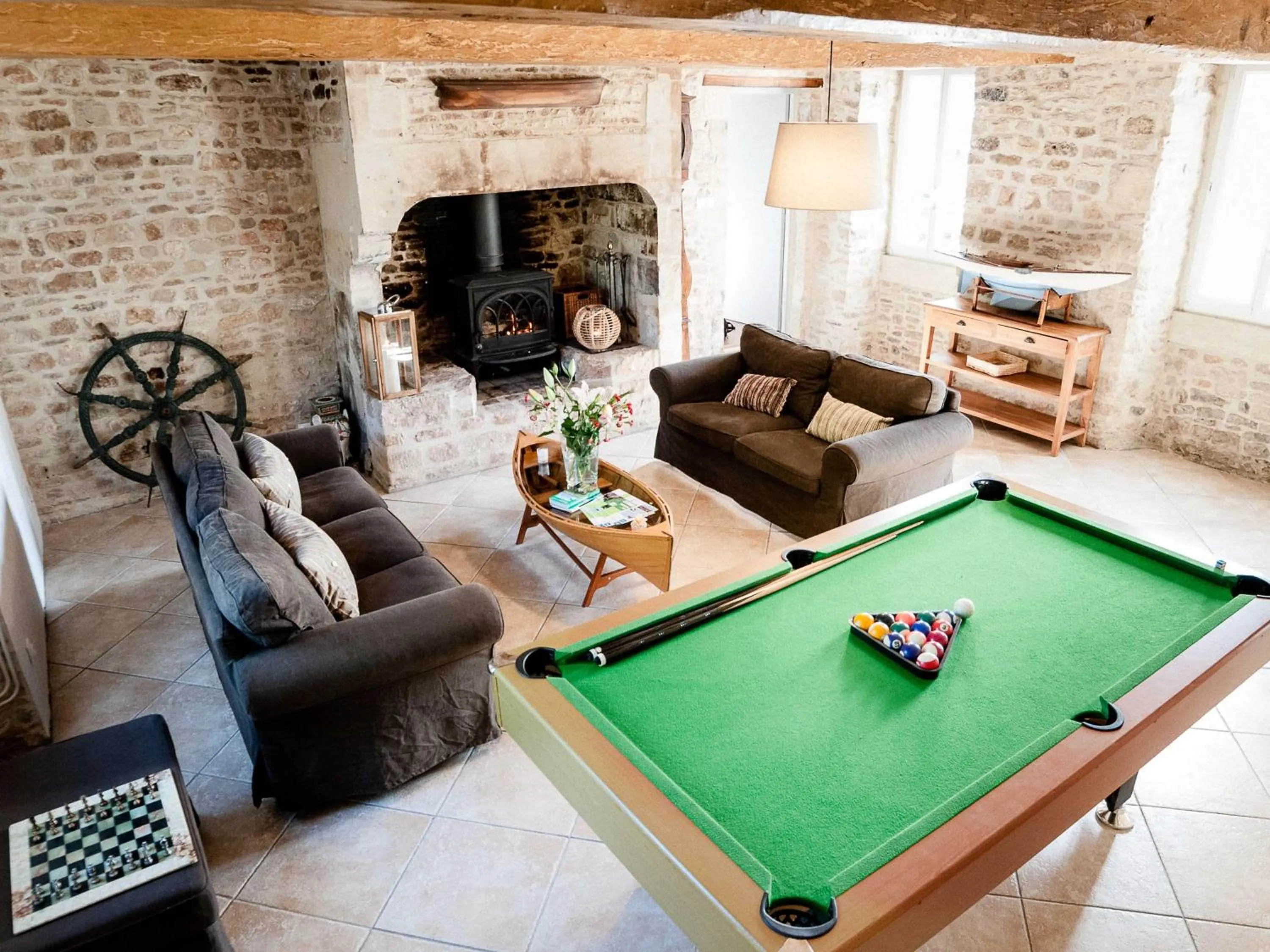Billiard in La Ferme d'Ervee de Saint-Roch