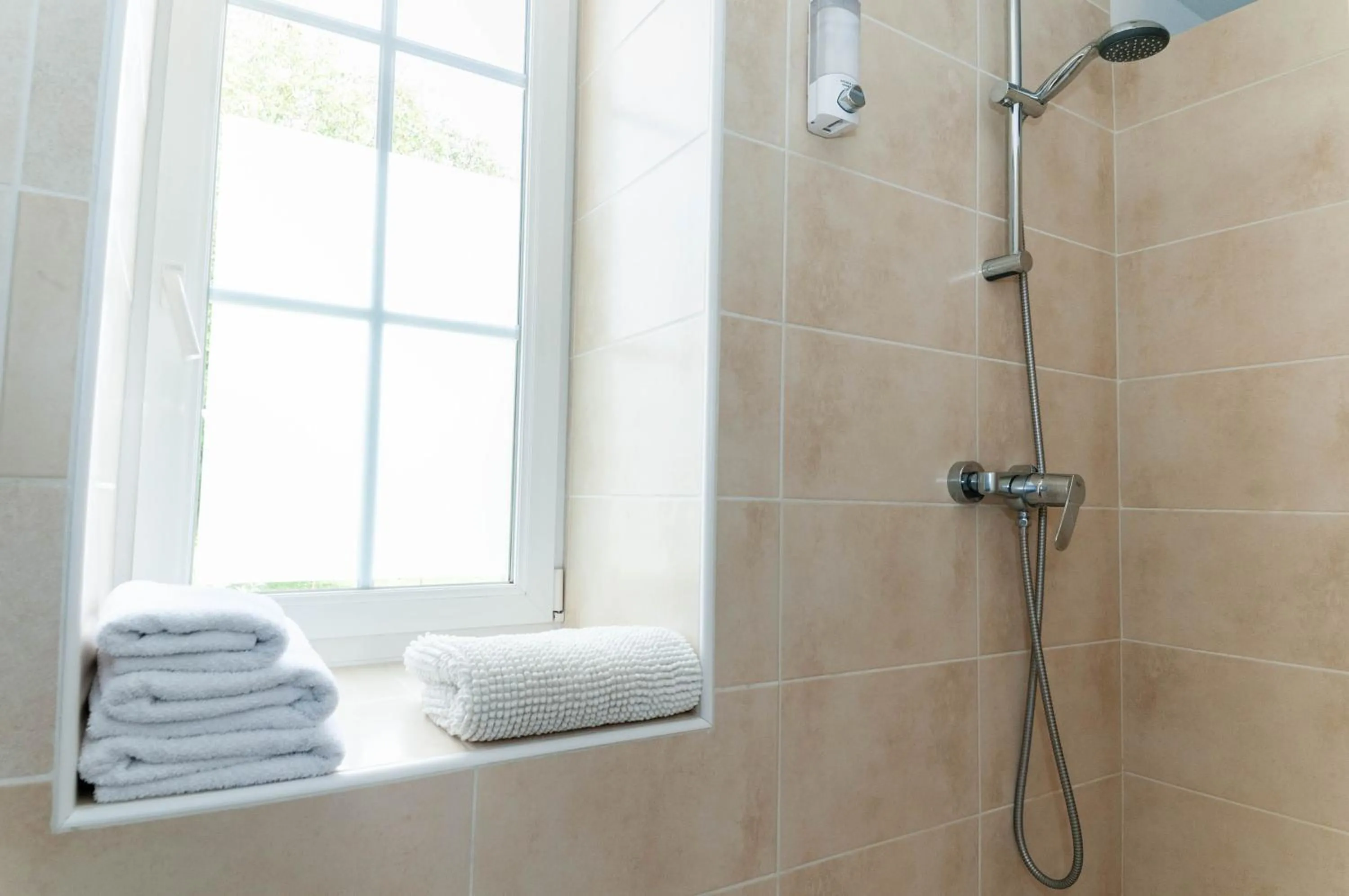 Bathroom in La Ferme d'Ervee de Saint-Roch
