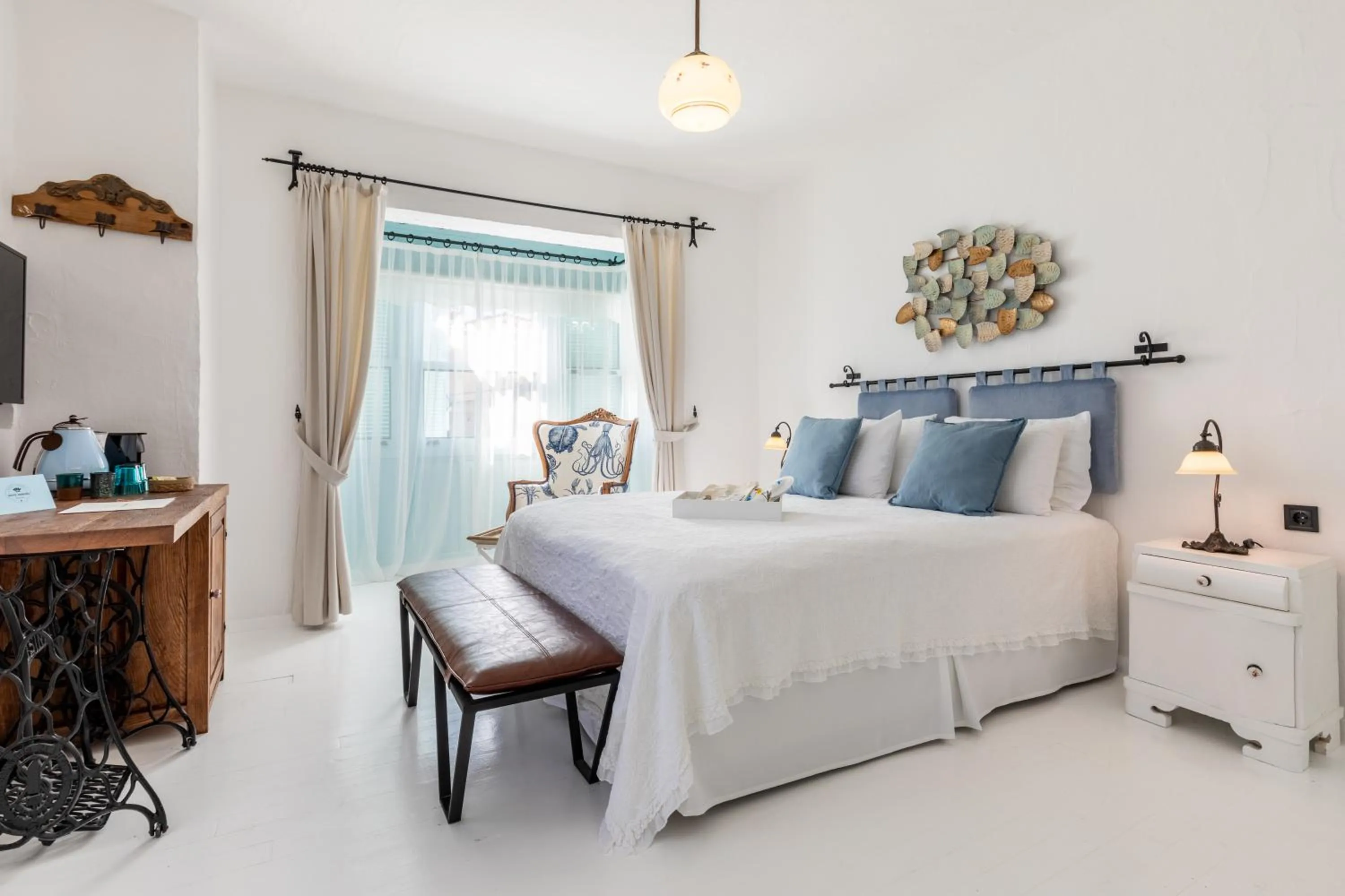 Photo of the whole room, Bed in Deniz Kabugu Hotel