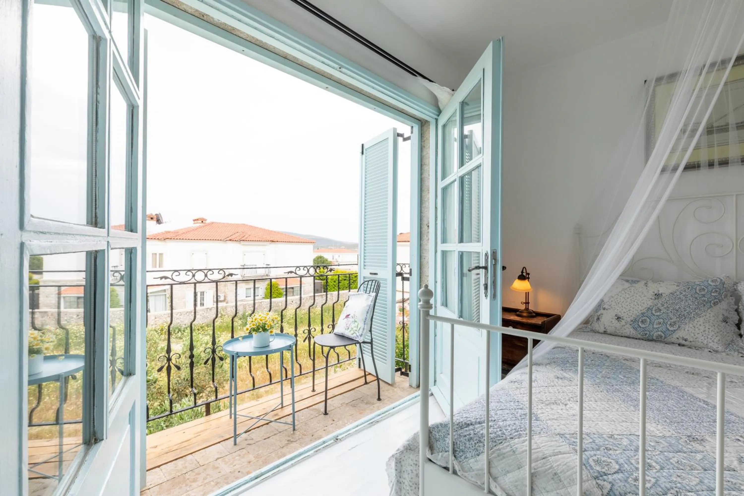 Balcony/Terrace, Bed in Deniz Kabugu Hotel