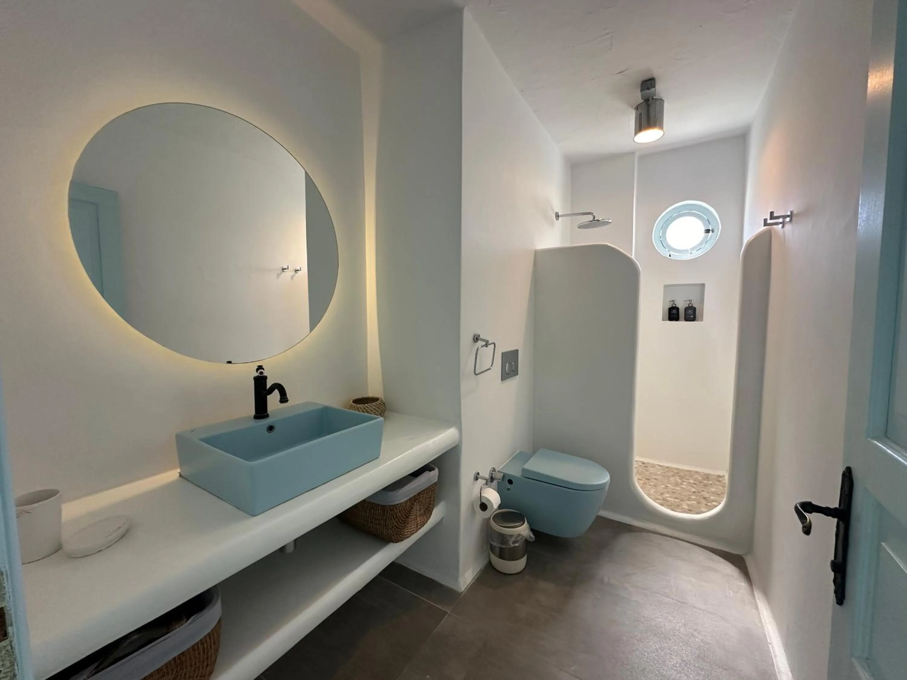 Bathroom in Deniz Kabugu Hotel