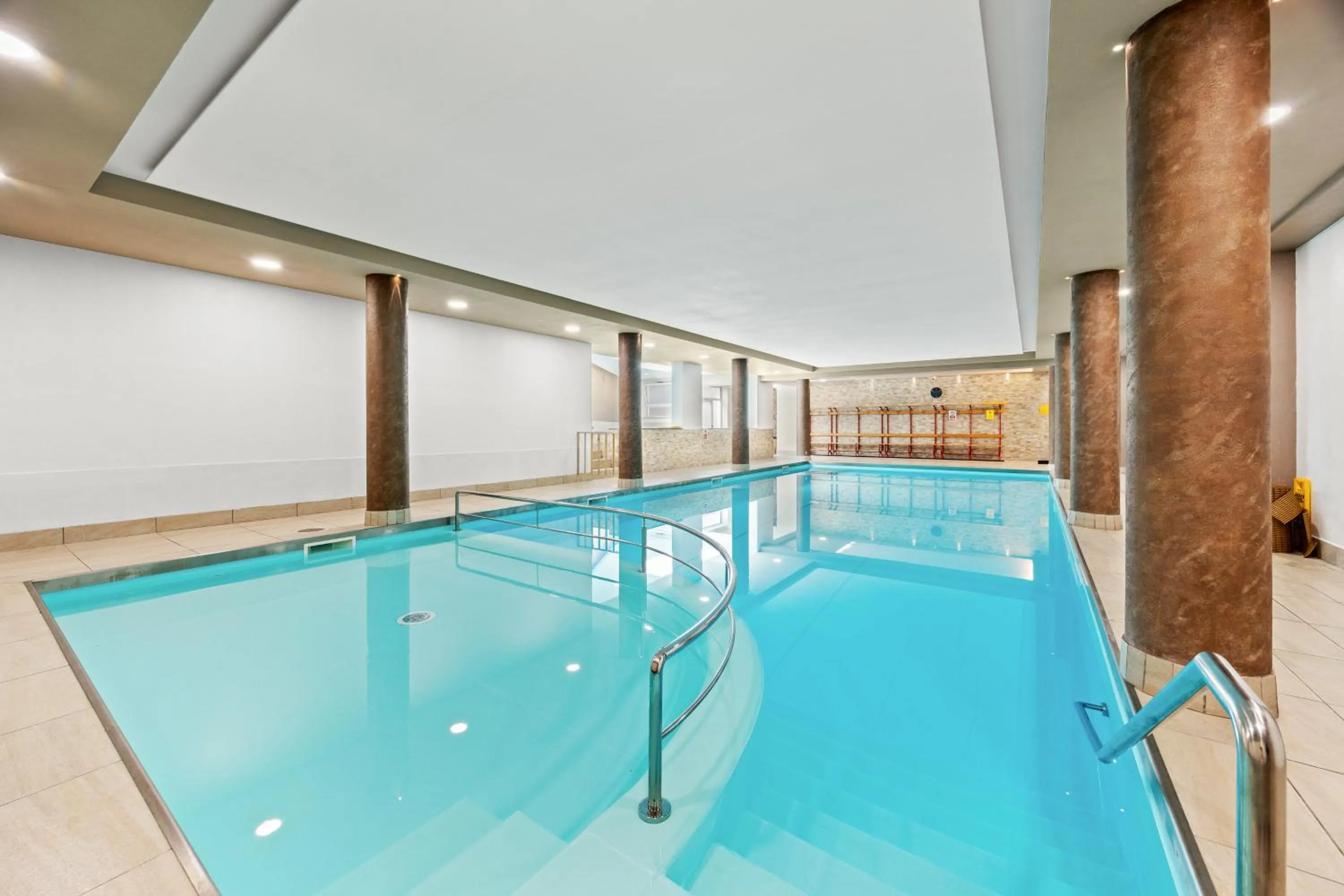 Swimming pool in Aparthotel Des Alpes
