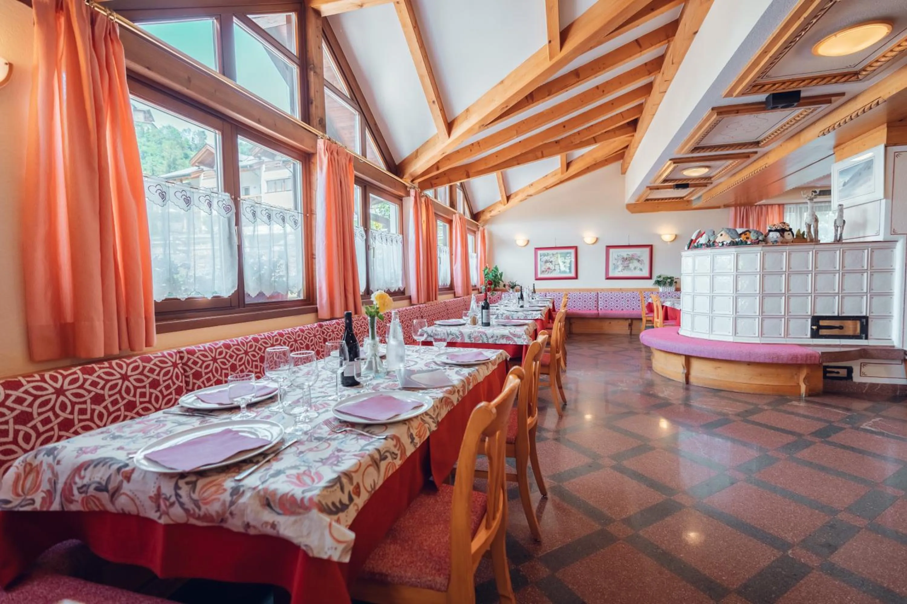 Restaurant/places to eat in Aparthotel Des Alpes