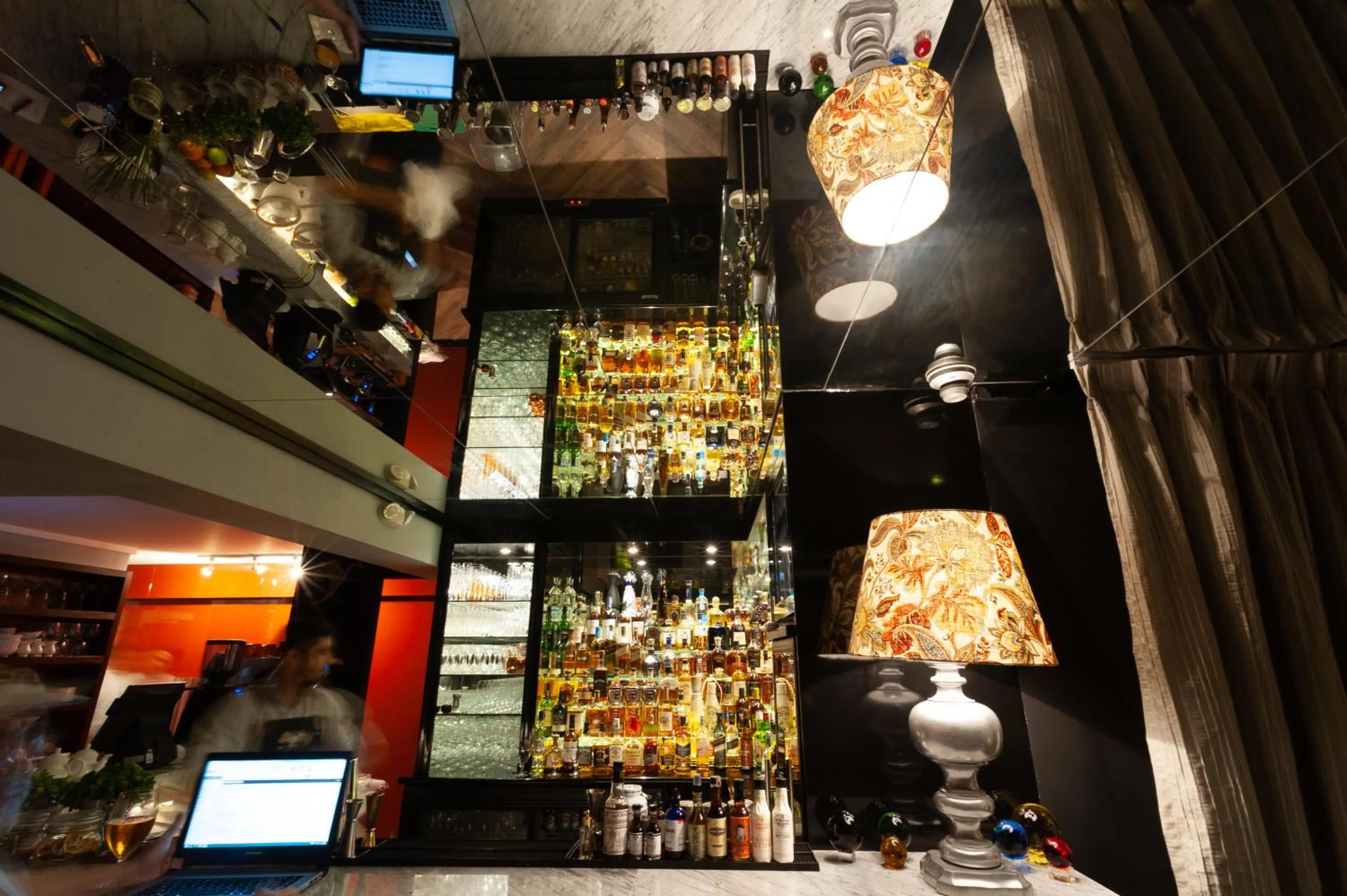 Restaurant/places to eat in Roosevelt Hotel & Suites