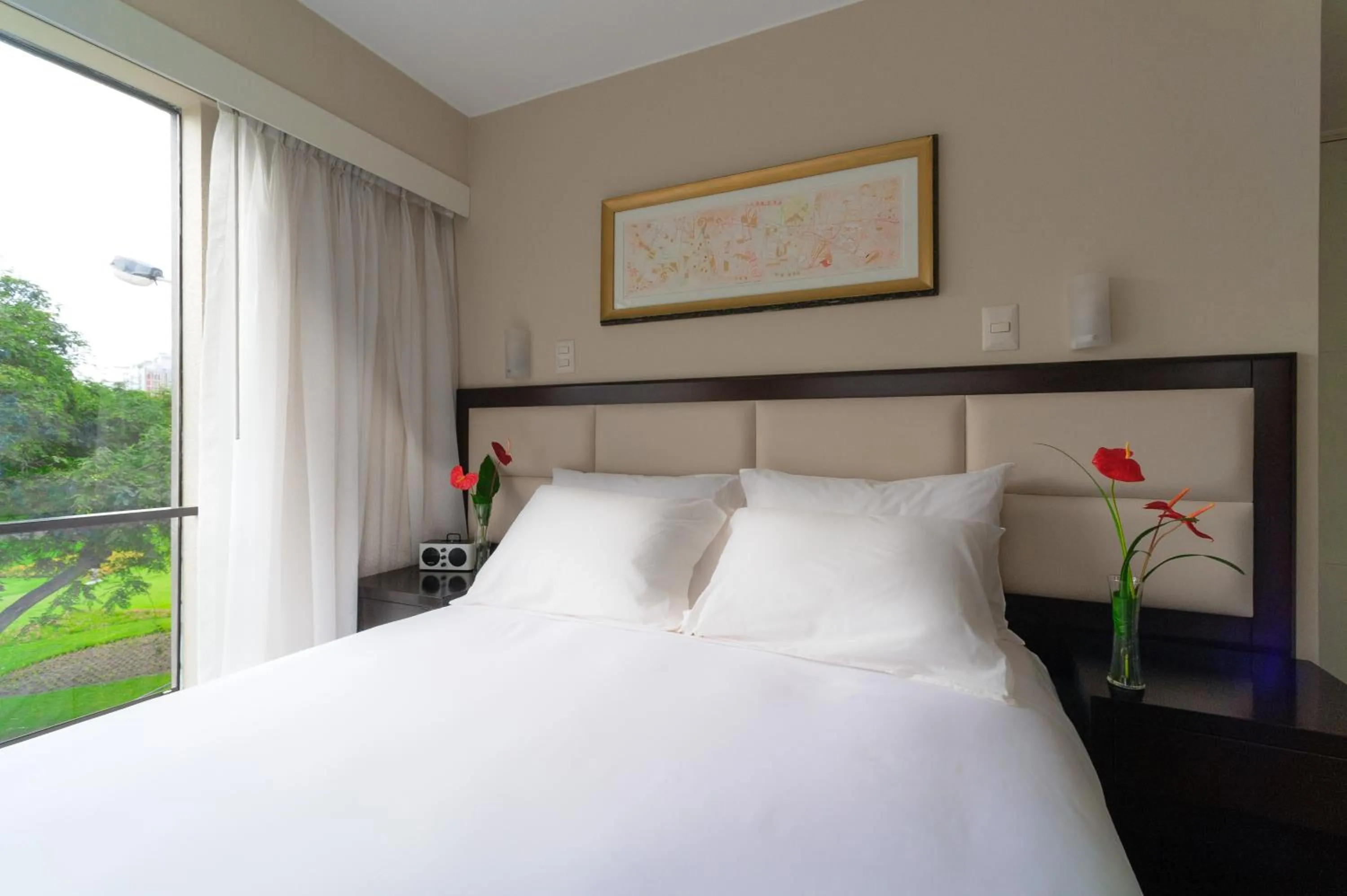 Bed in Roosevelt Hotel & Suites