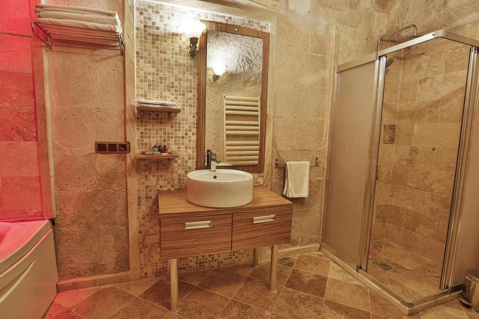 Restaurant/places to eat in La Casa Cave Hotel