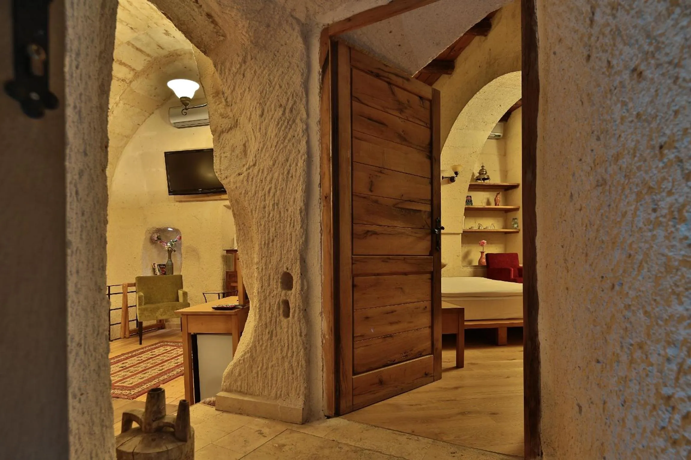 Decorative detail in La Casa Cave Hotel