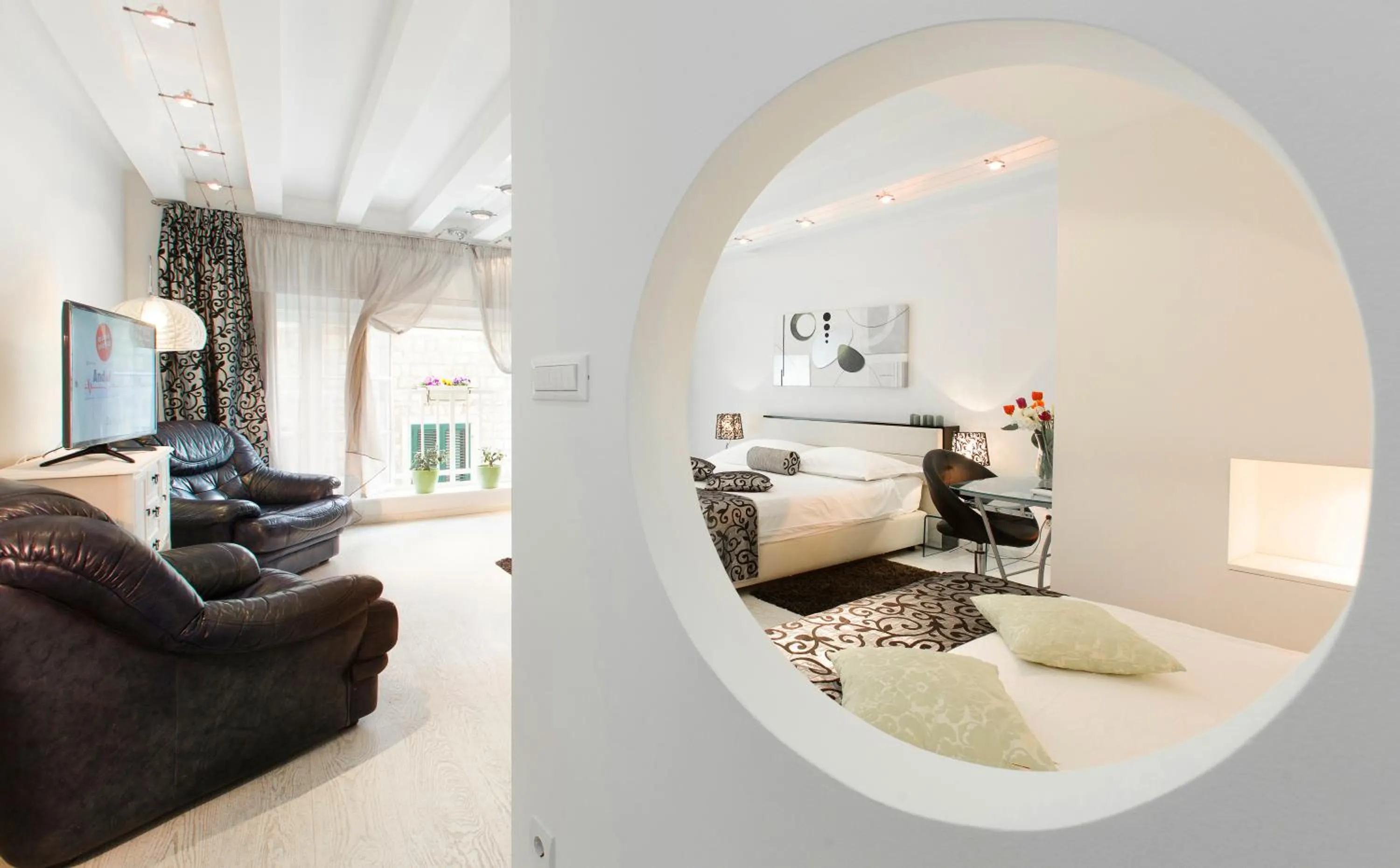 Photo of the whole room in Royal Suites