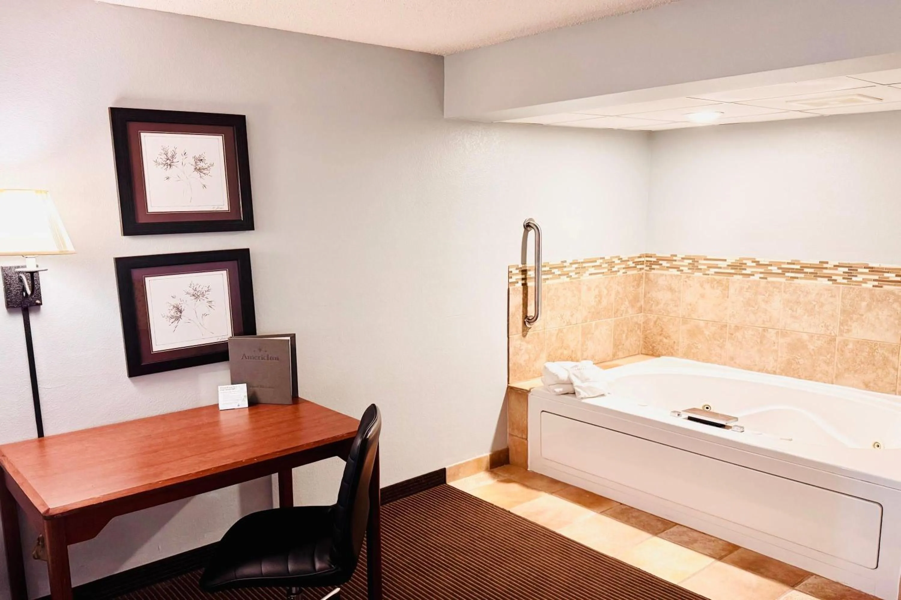 Photo of the whole room, Bed in AmericInn by Wyndham Stillwater