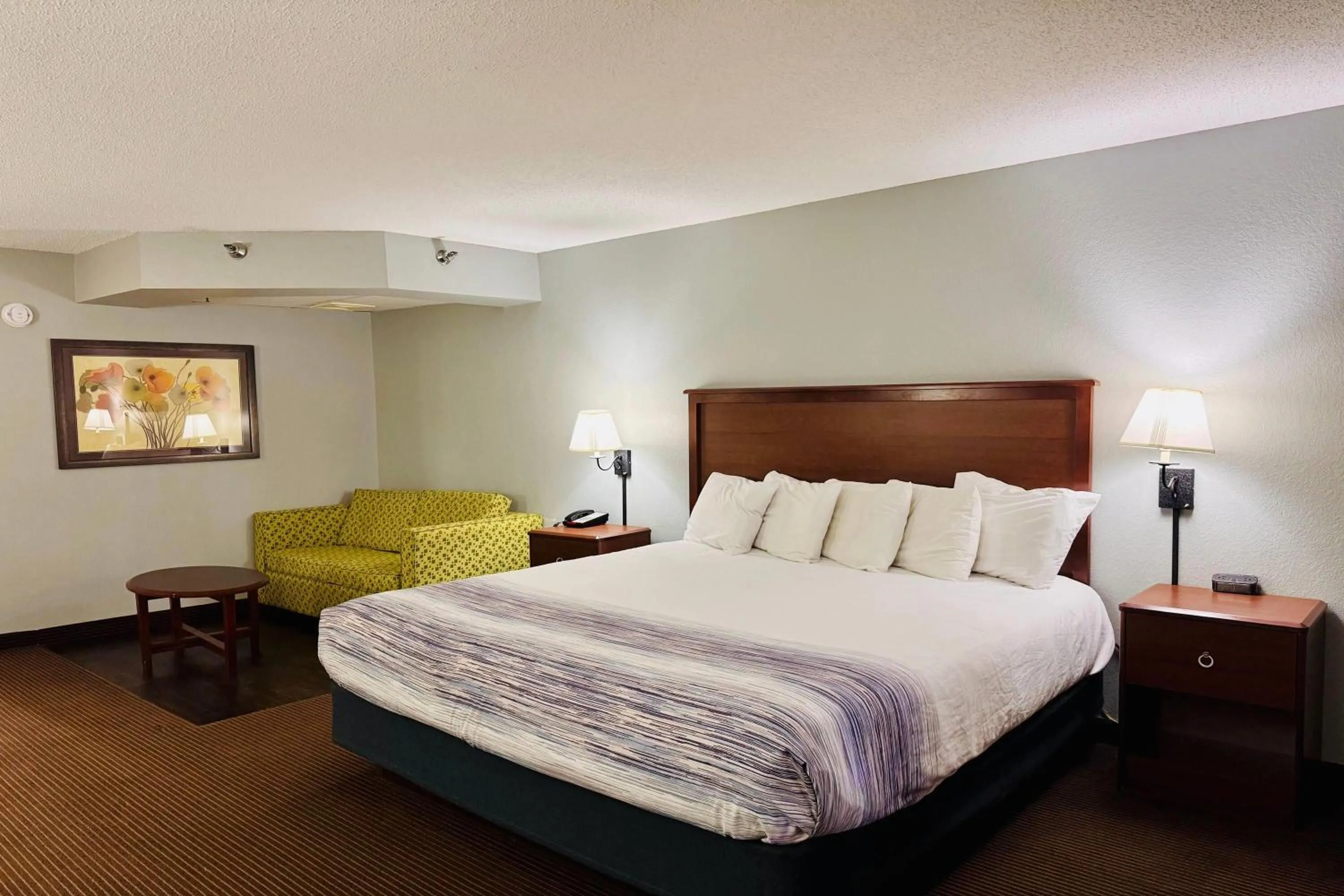 Photo of the whole room, Bed in AmericInn by Wyndham Stillwater