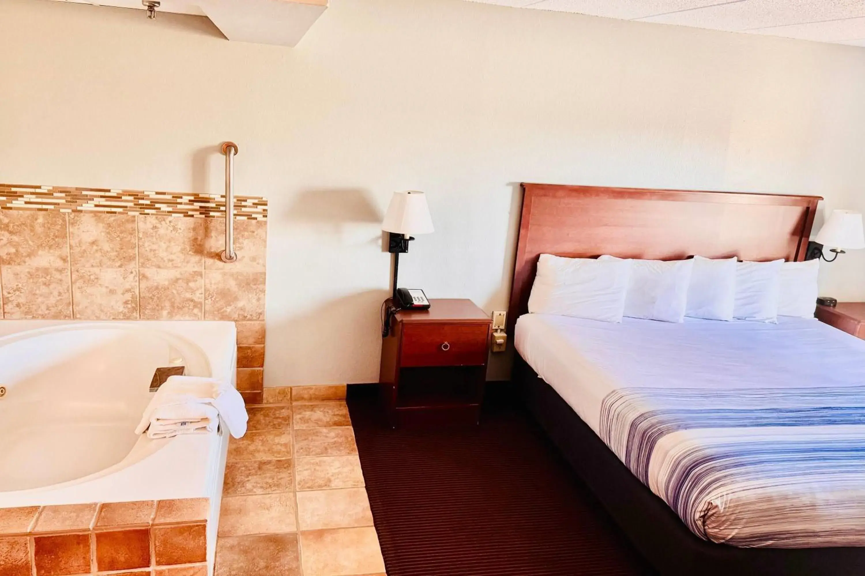 Suite - Mobility Access/Non-Smoking in AmericInn by Wyndham Stillwater Suite - Mobility Access/Non-Smoking in AmericInn by Wyndham Stillwater