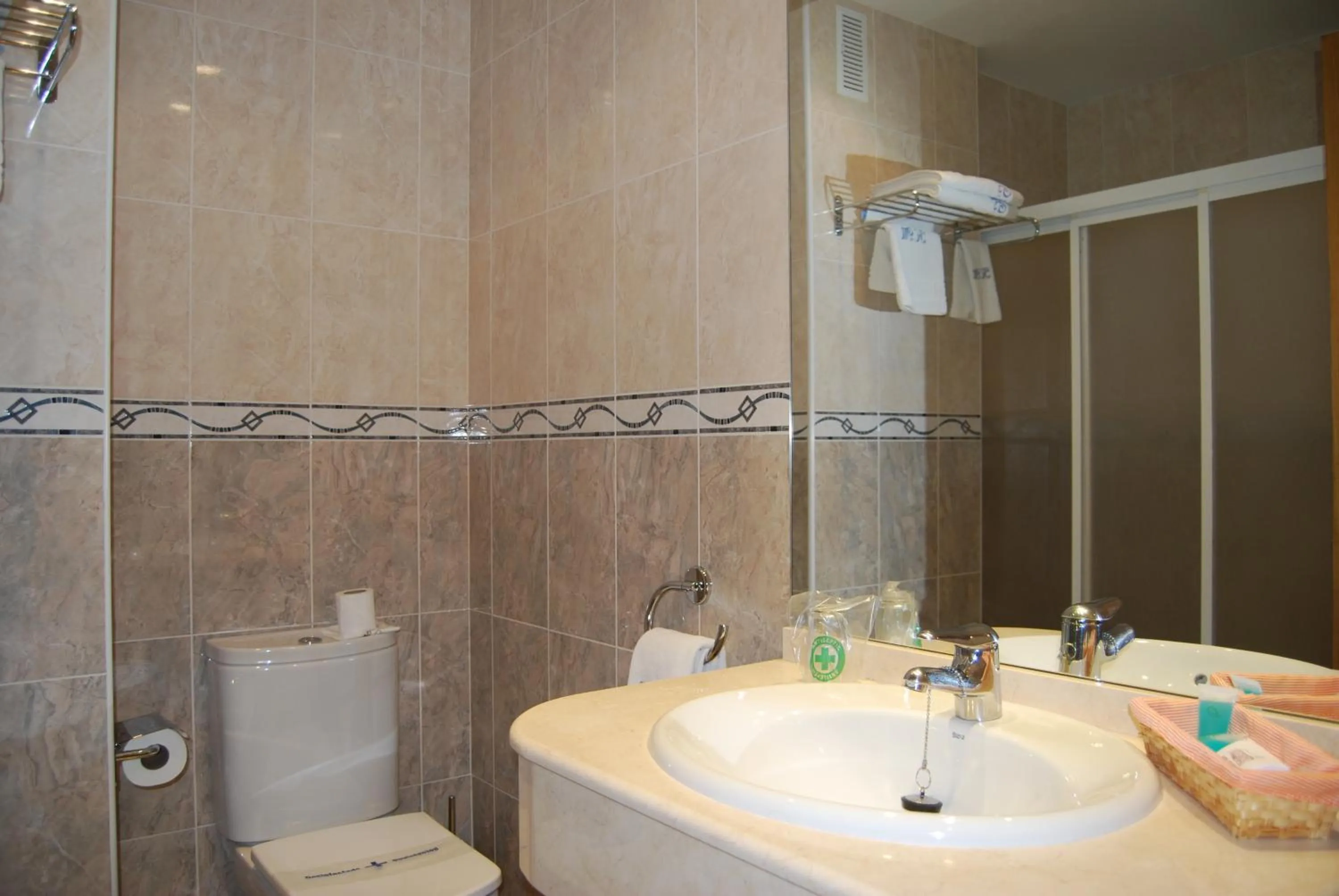 Shower in Hotel Meleiros