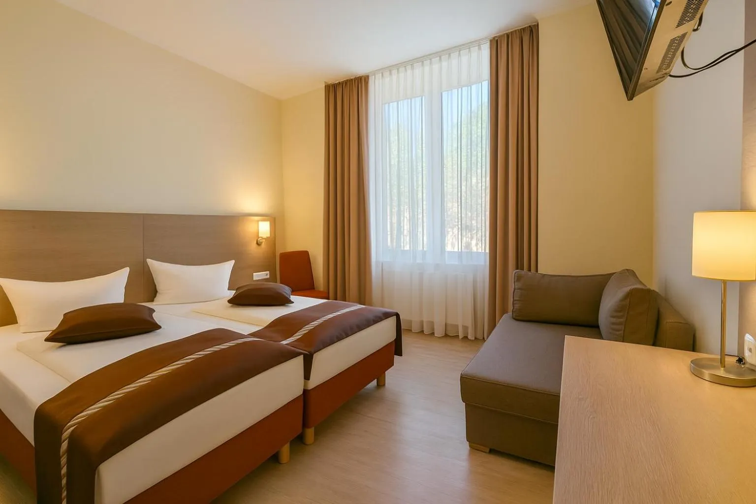 Photo of the whole room, Bed in Mainzer Hof