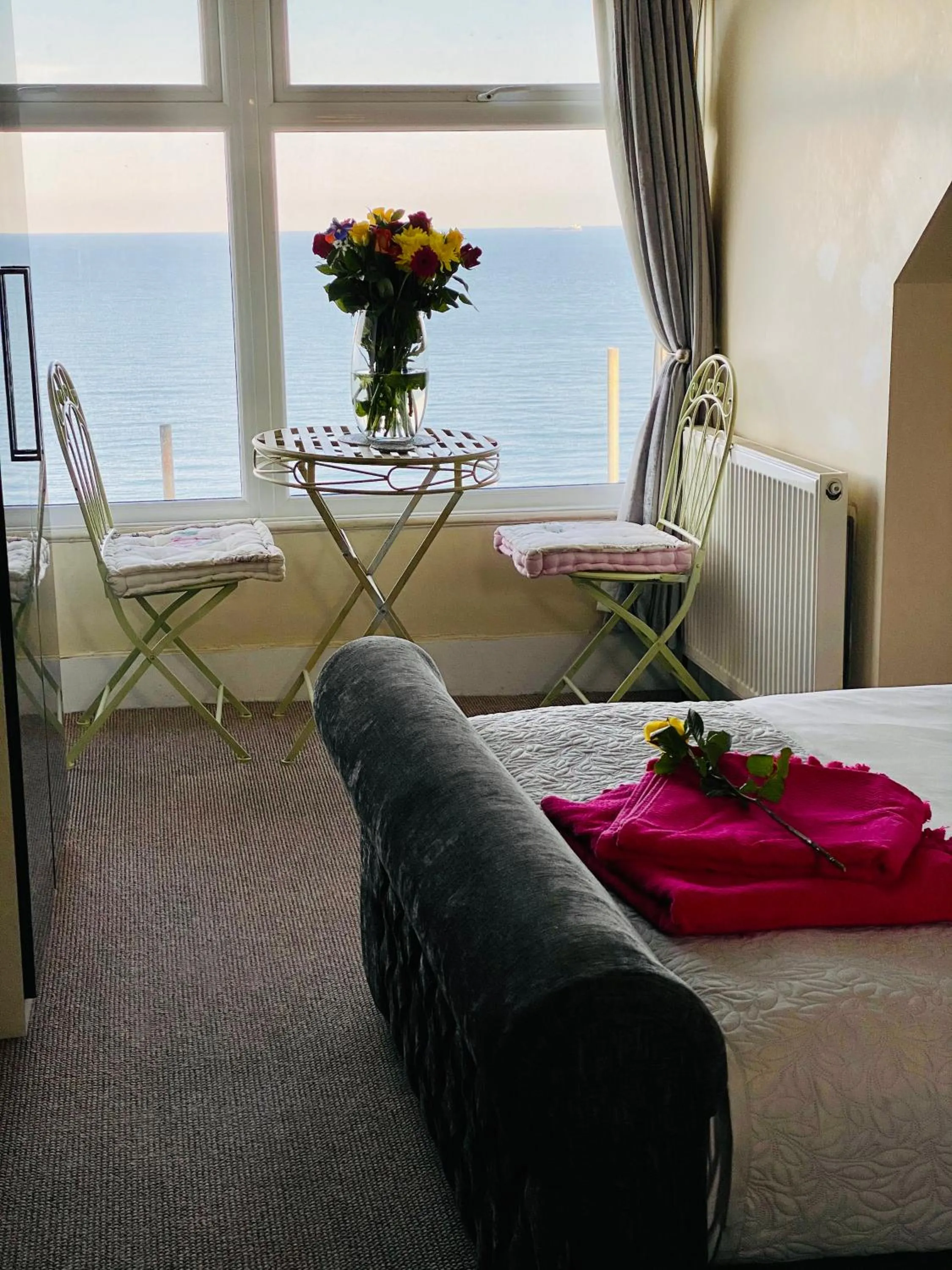 Bed in Villa Mentone Hotel