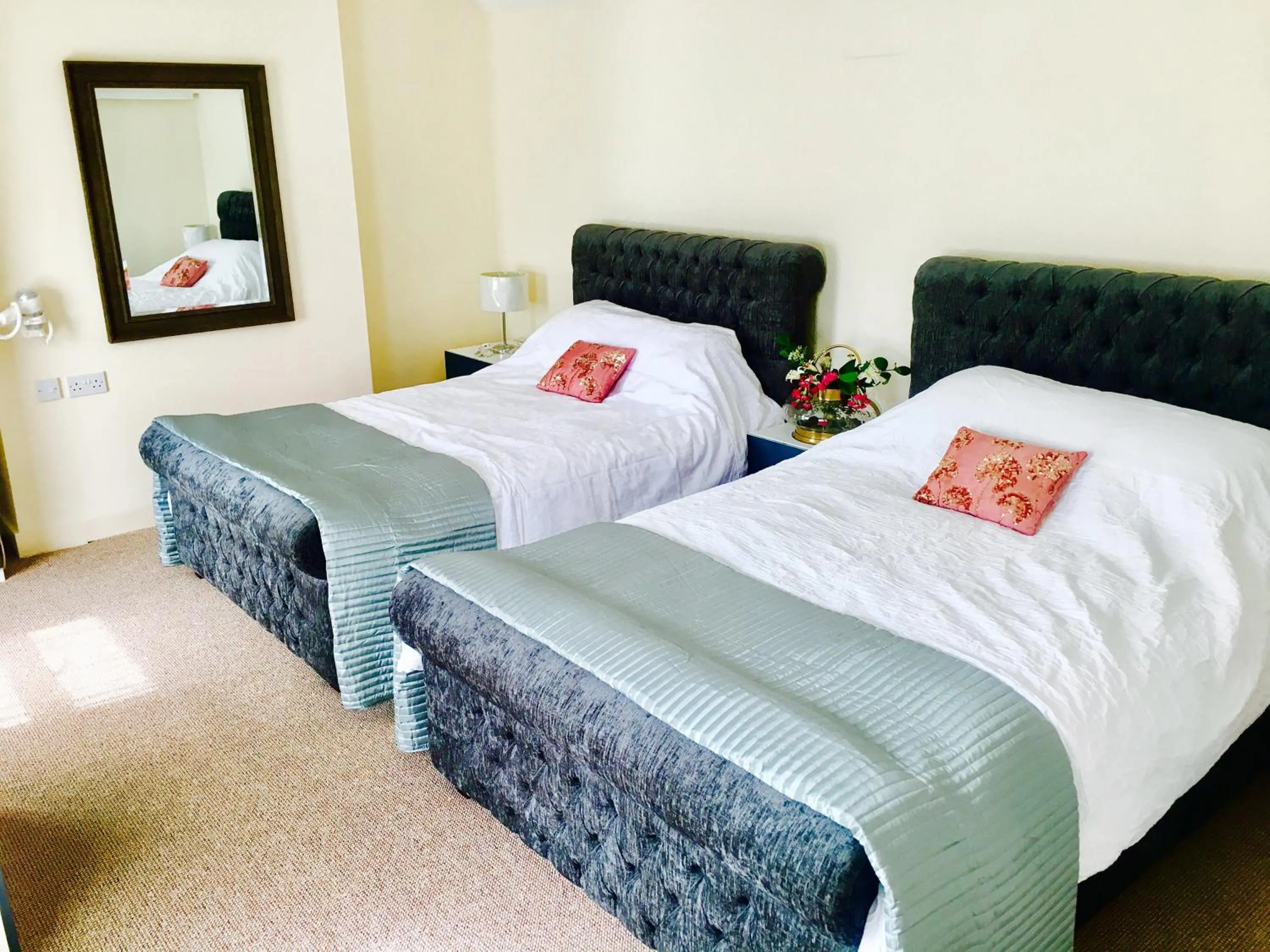 Bed in Villa Mentone Hotel