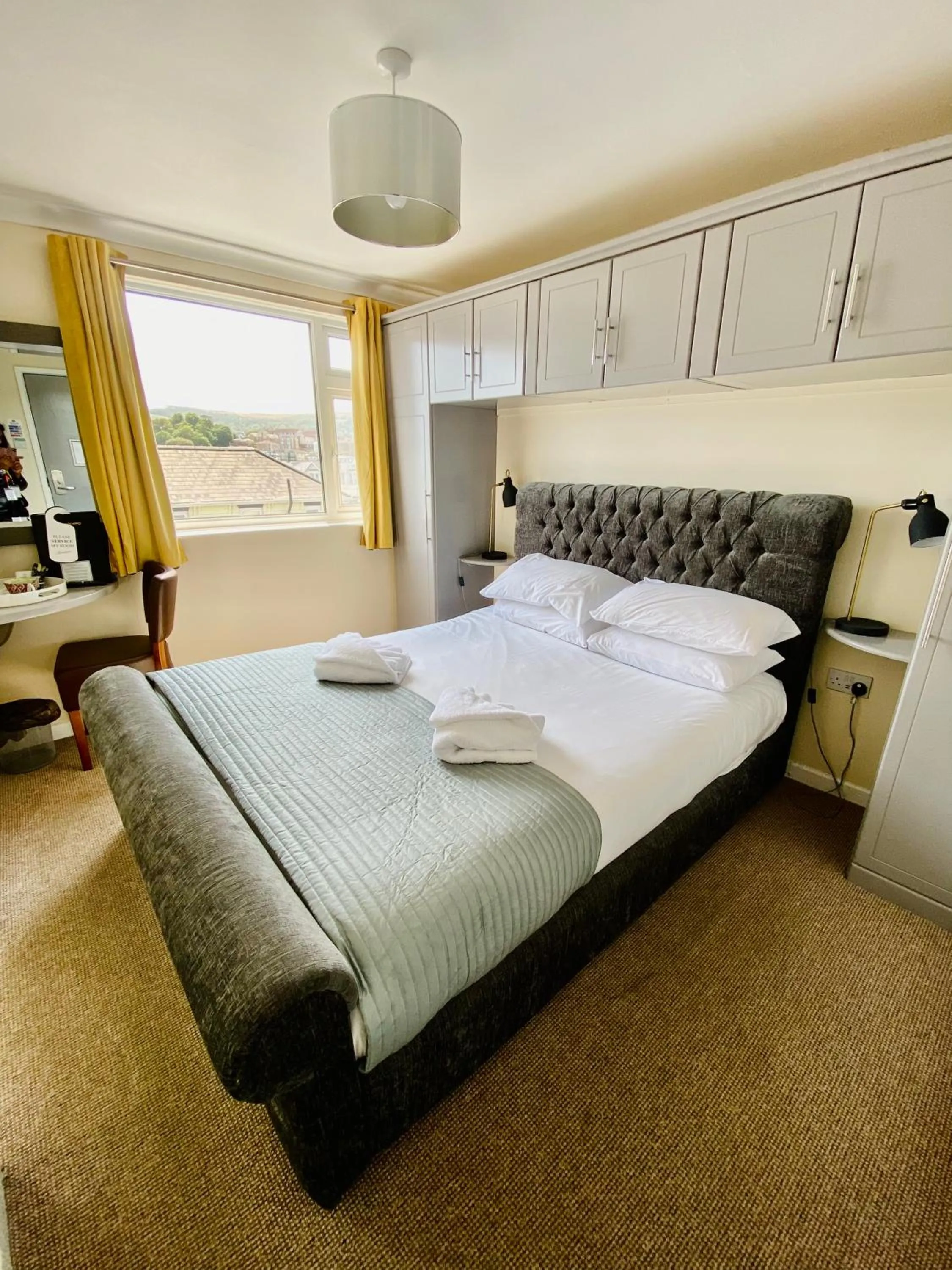 Bed in Villa Mentone Hotel