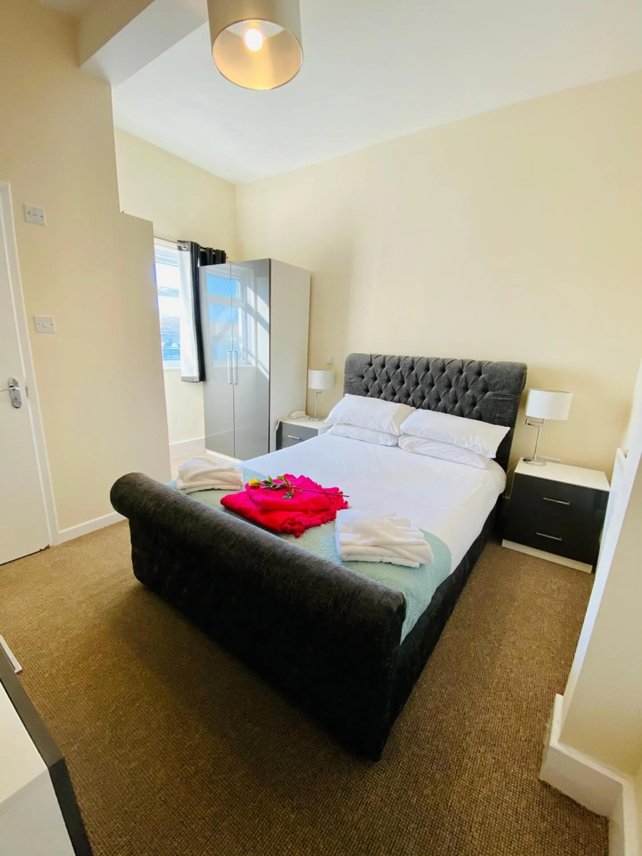 Bed in Villa Mentone Hotel