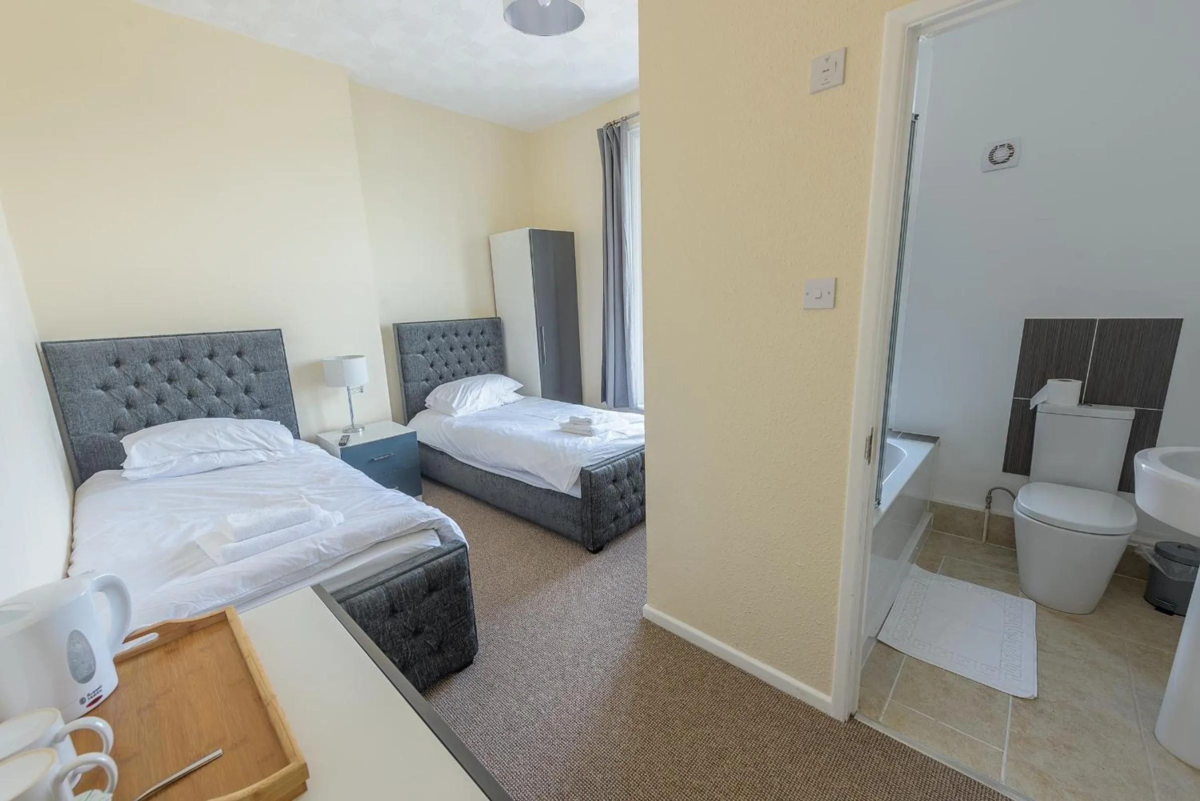 Bed in Villa Mentone Hotel