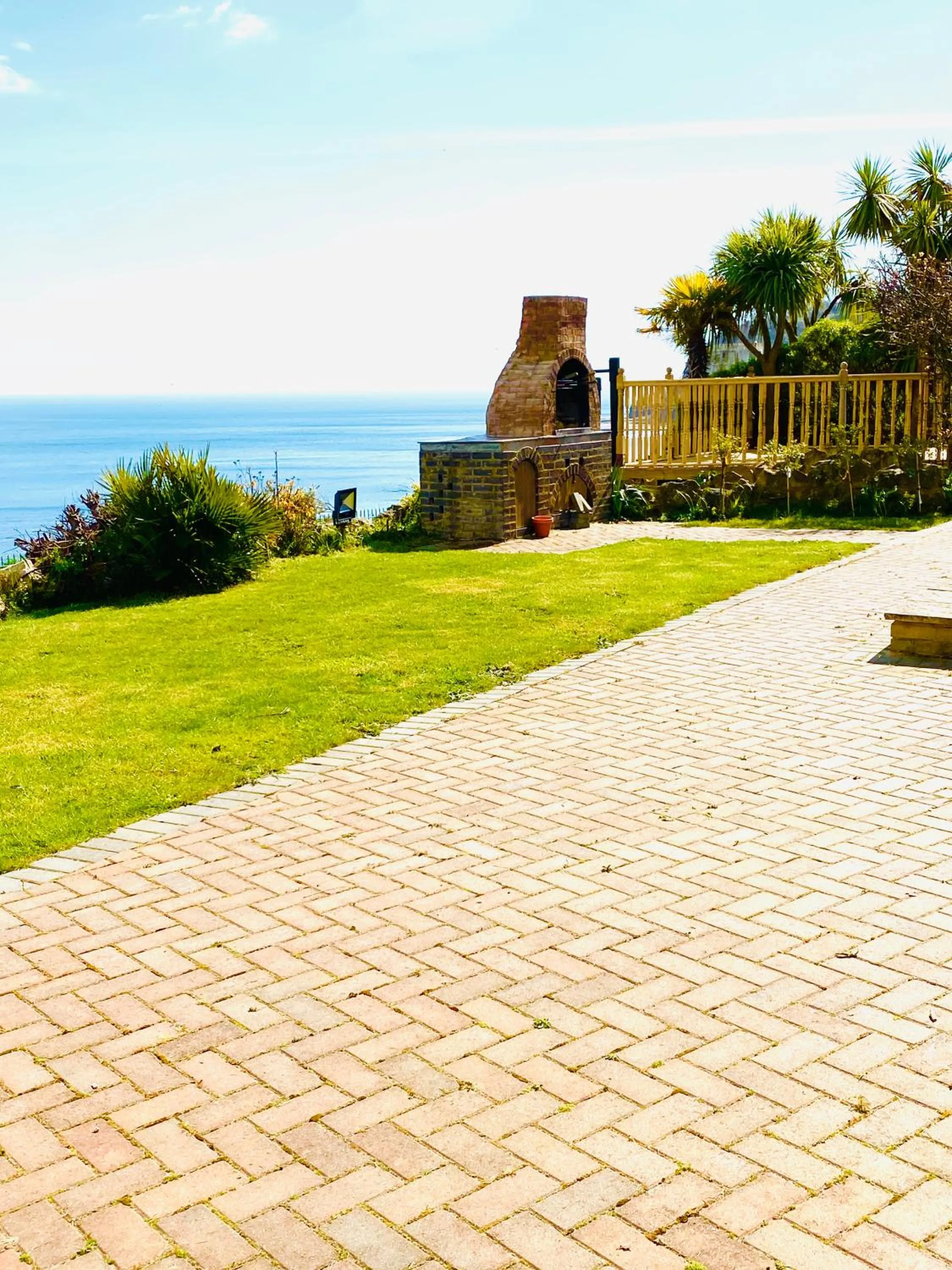 BBQ facilities in Villa Mentone Hotel