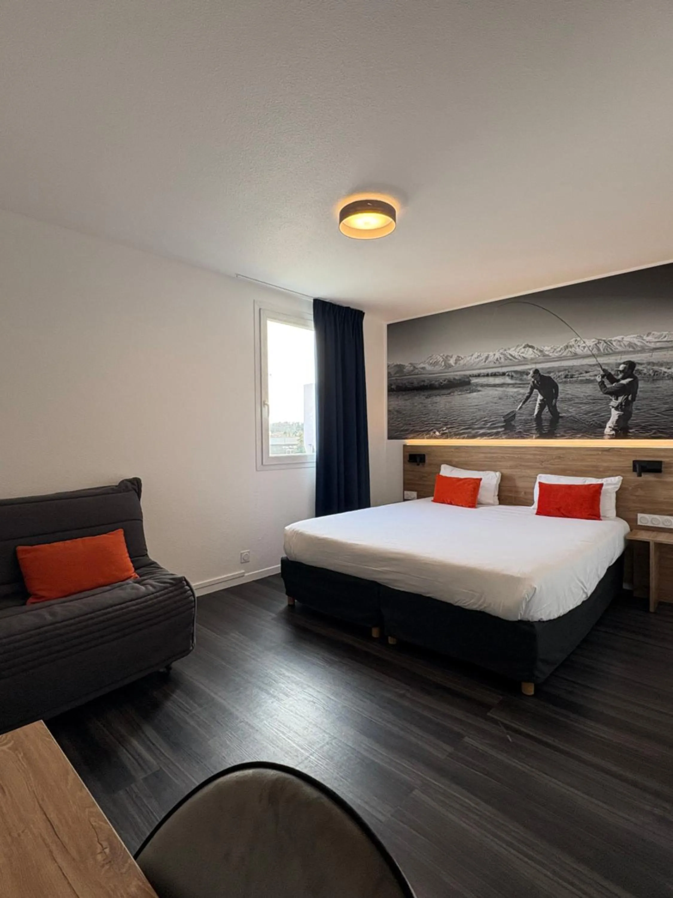 Bed in Aka Lodge Lyon Eurexpo Arena Stadium