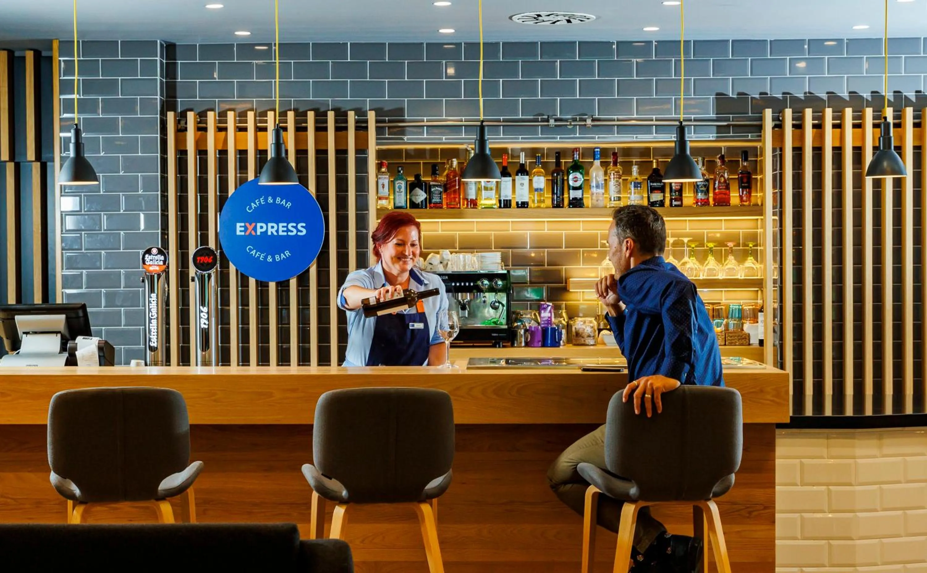 Lounge or bar in Holiday Inn Express Bilbao Airport by IHG