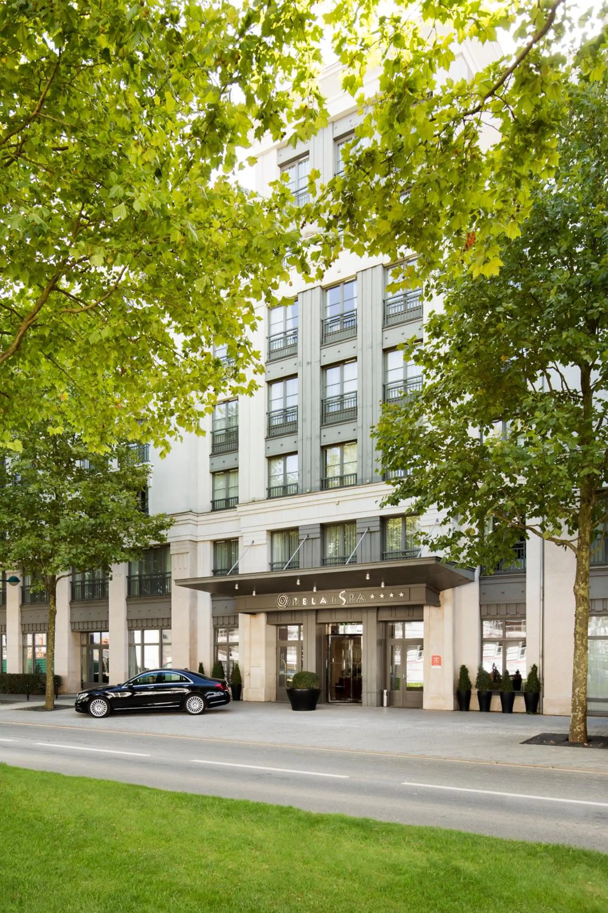 Facade/entrance in Relais Spa Val d'Europe