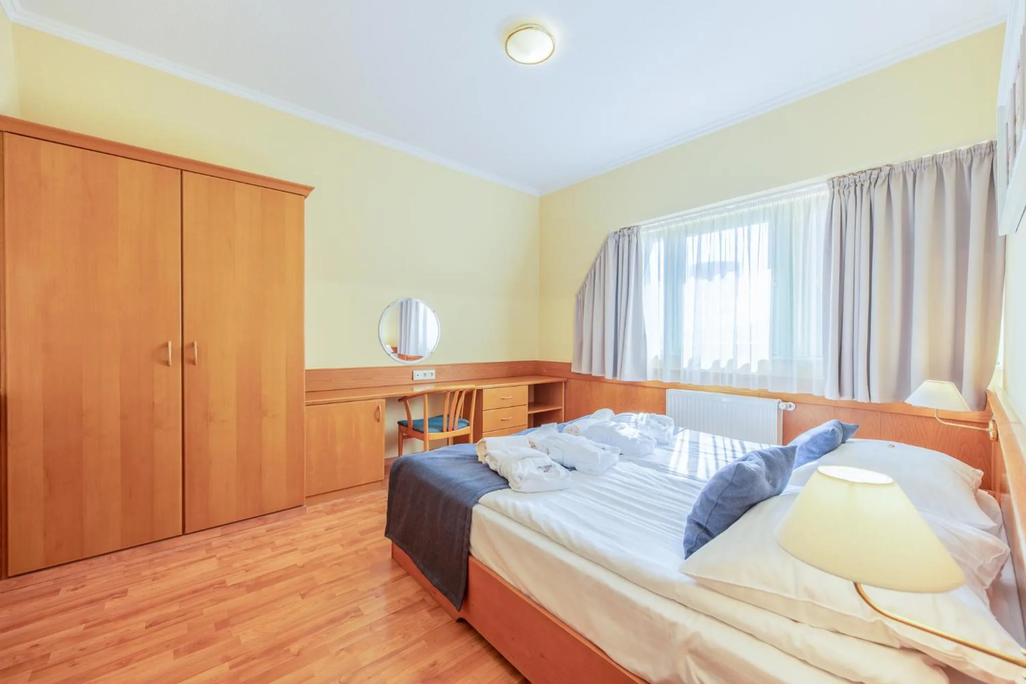 Bedroom, Bed in Holiday Club Apartman Hotel