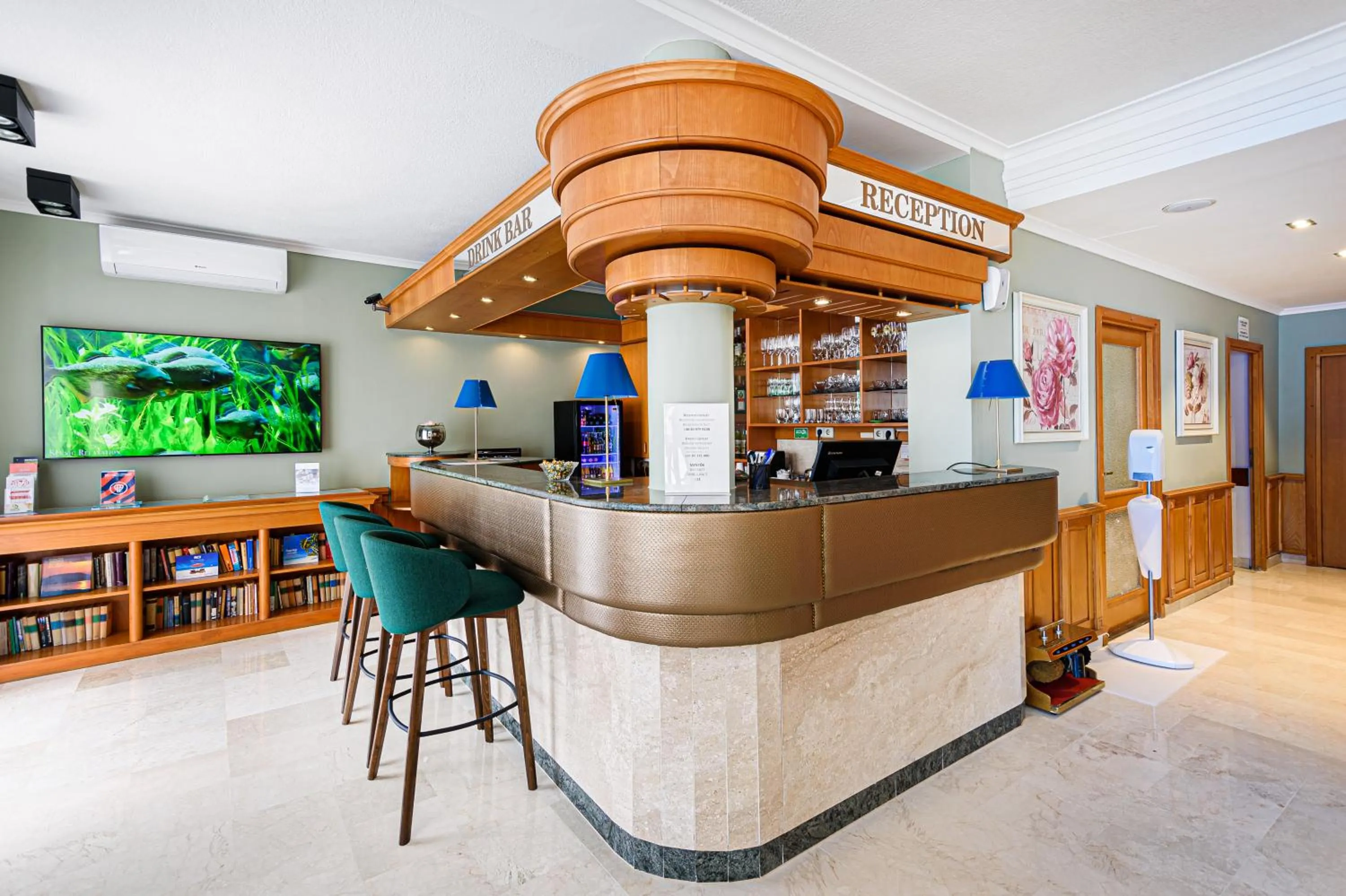 Lobby or reception in Holiday Club Apartman Hotel