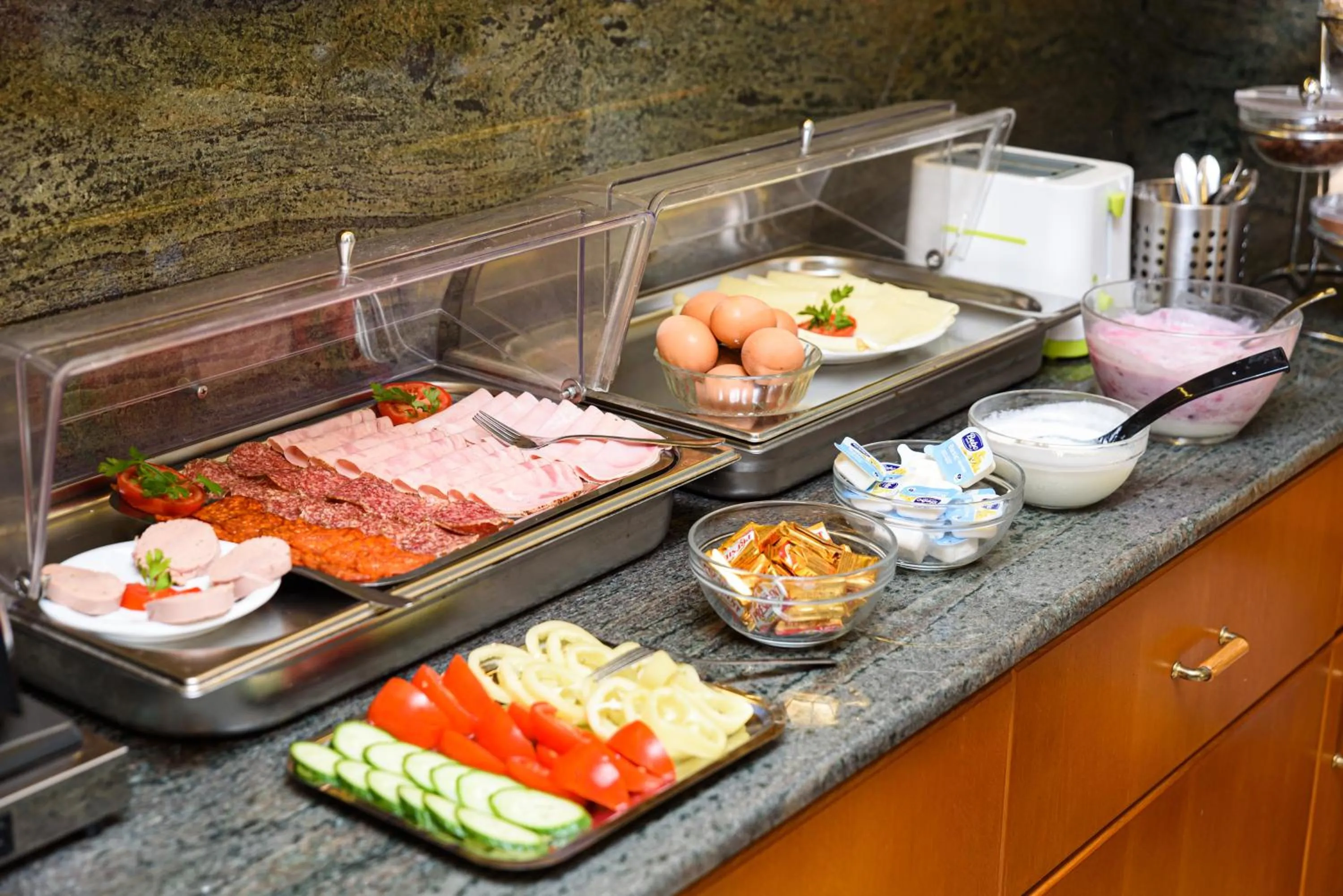 Breakfast in Holiday Club Apartman Hotel