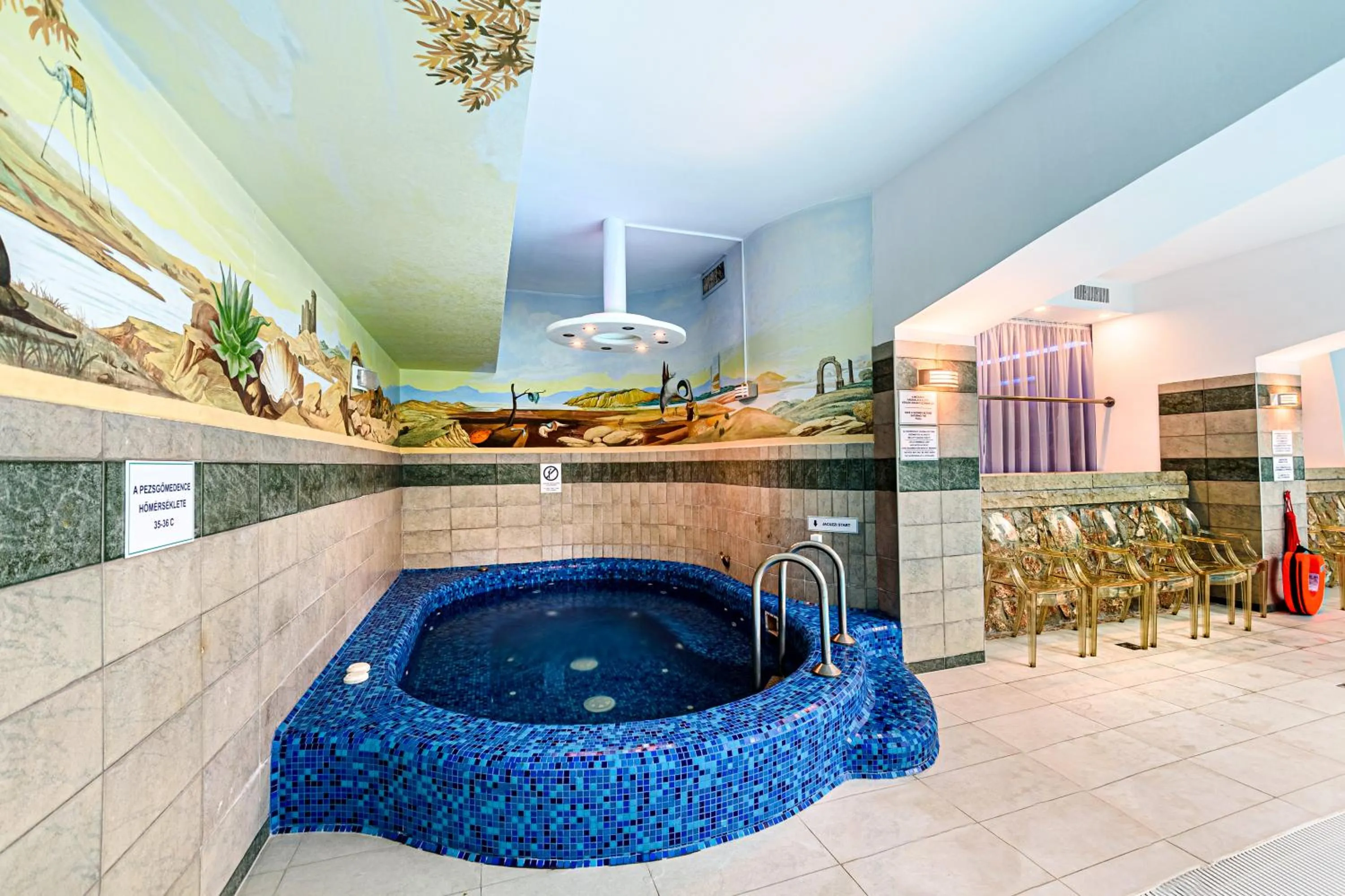 Hot Tub in Holiday Club Apartman Hotel