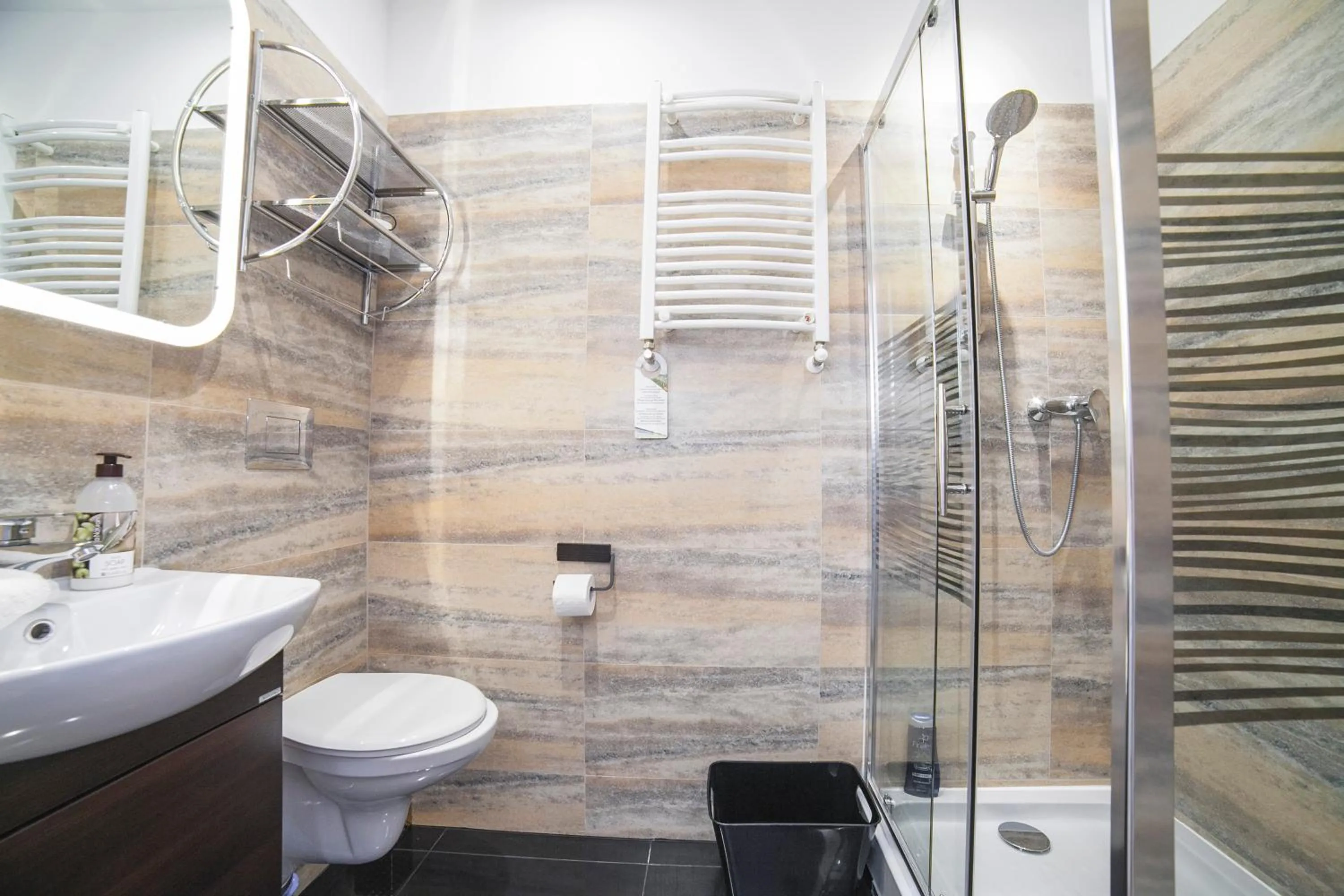 Shower in Residence B&B La Fontaine Aparthotel