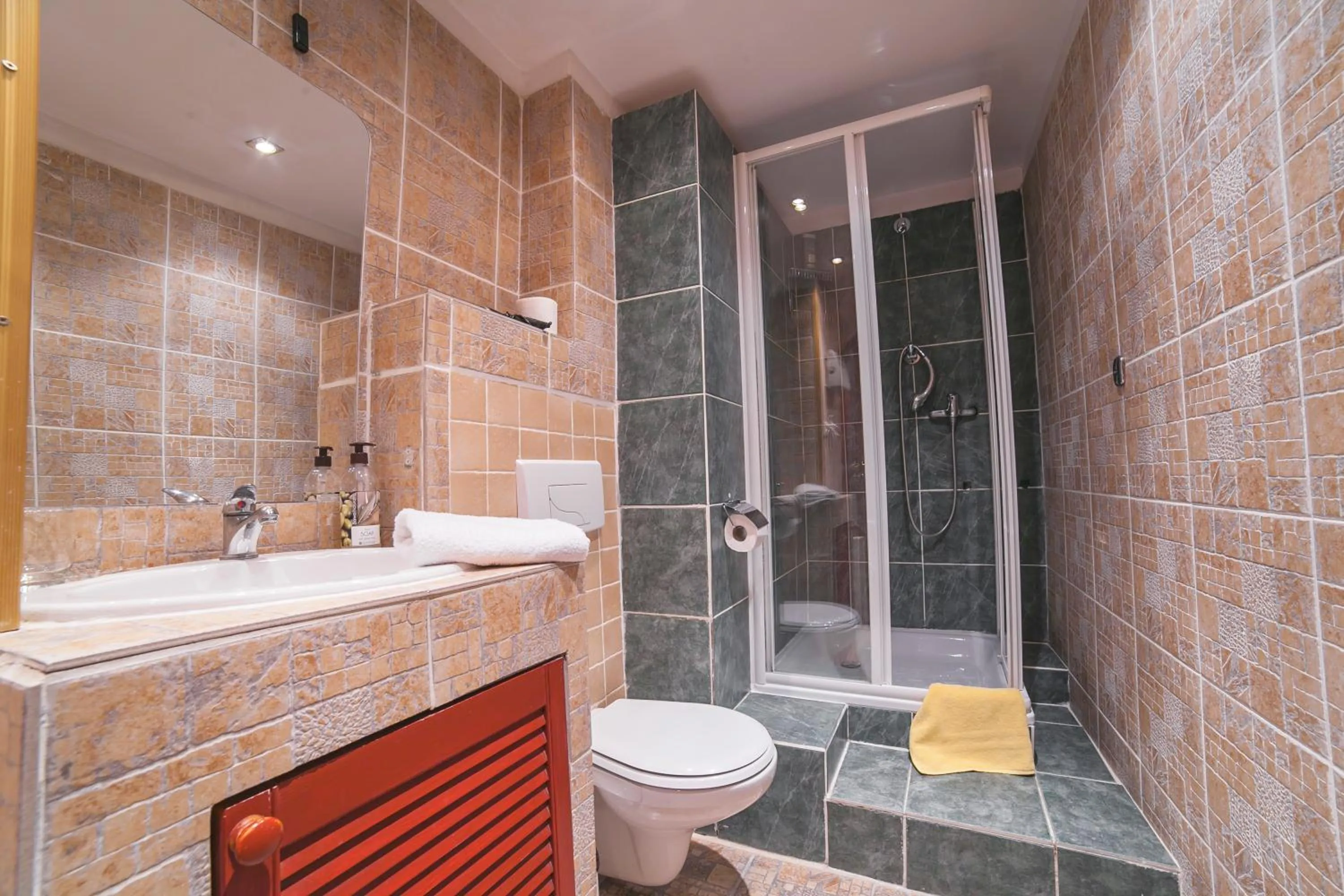 Shower in Residence B&B La Fontaine Aparthotel