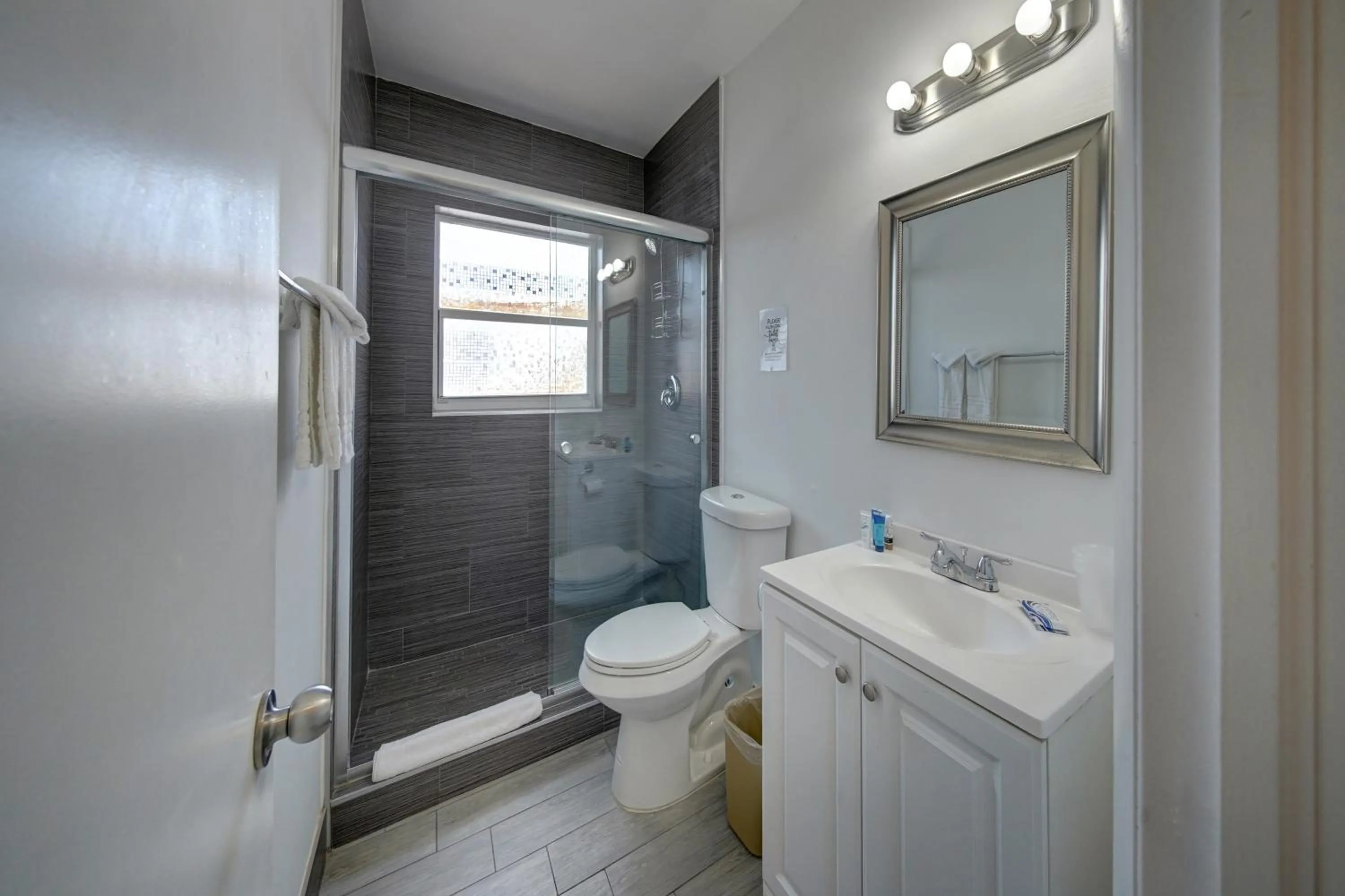 Bath in Blue Strawberry by the Sea