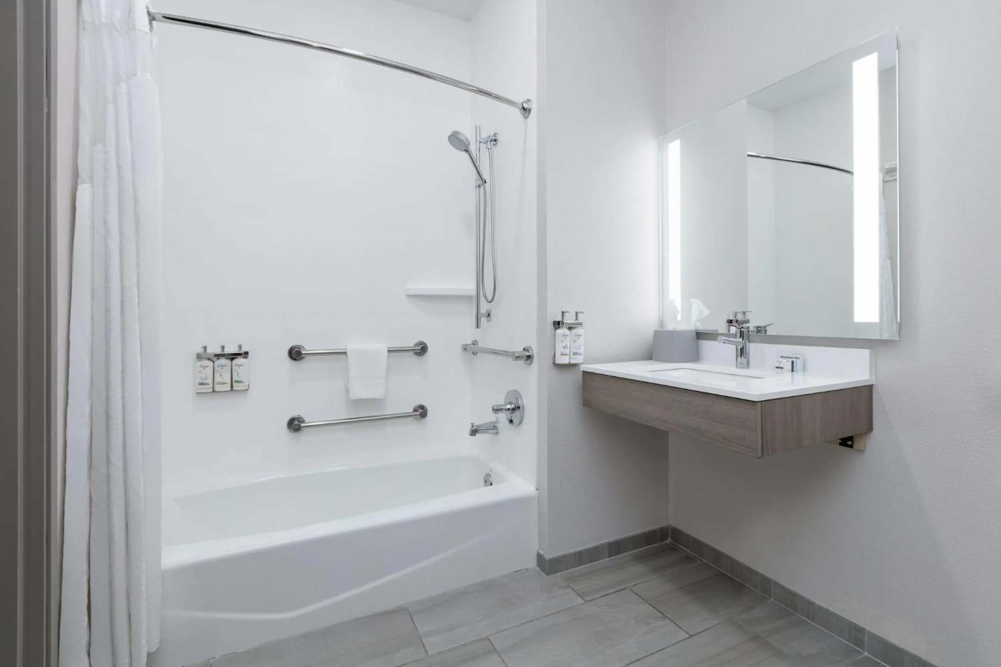 Bathroom in Holiday Inn Express Hotel & Suites Marshall by IHG