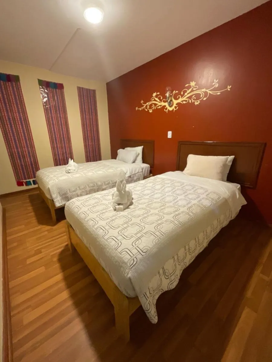 Shower in Hotel Andean Host Inn