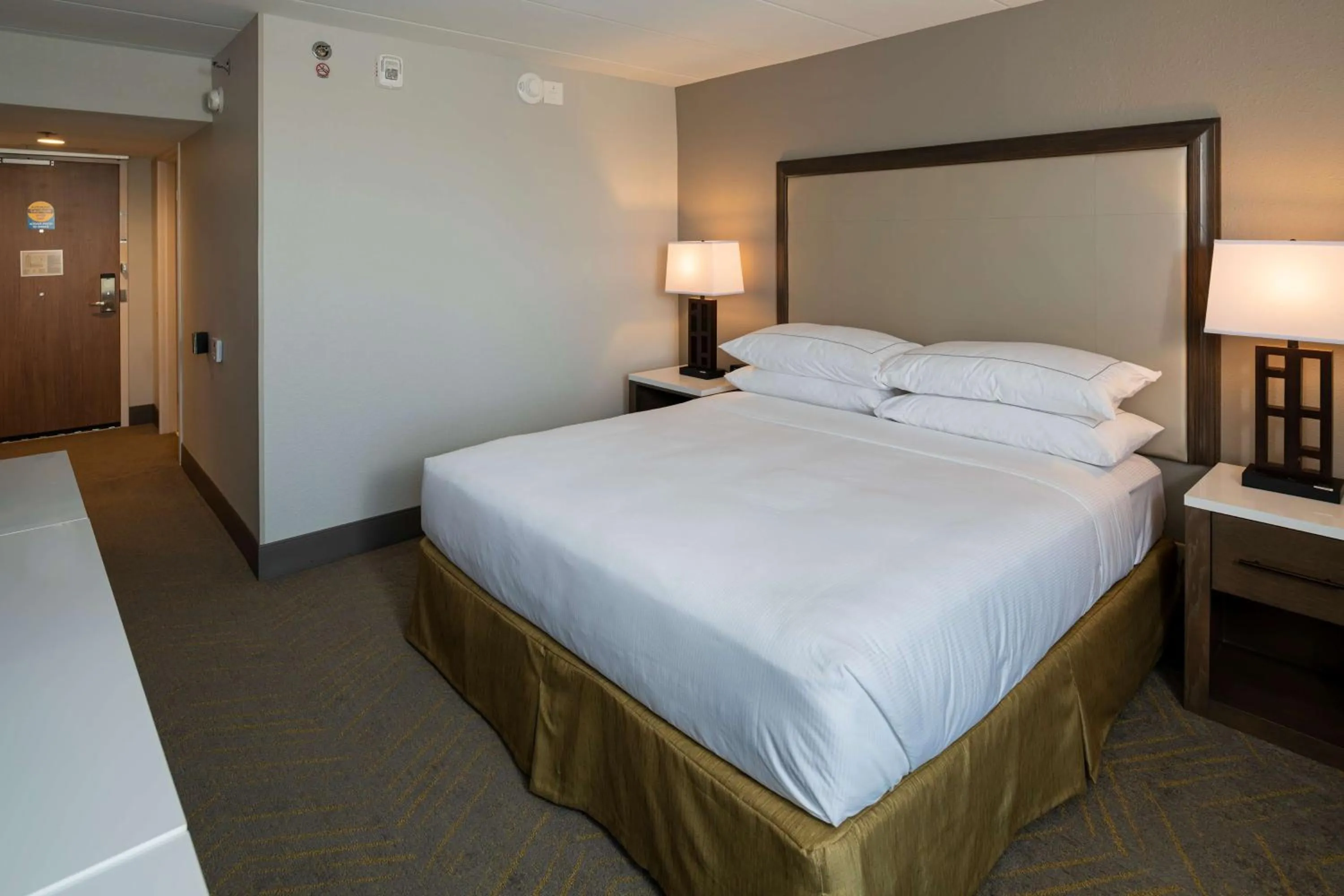 Bed in Doubletree By Hilton Madison East