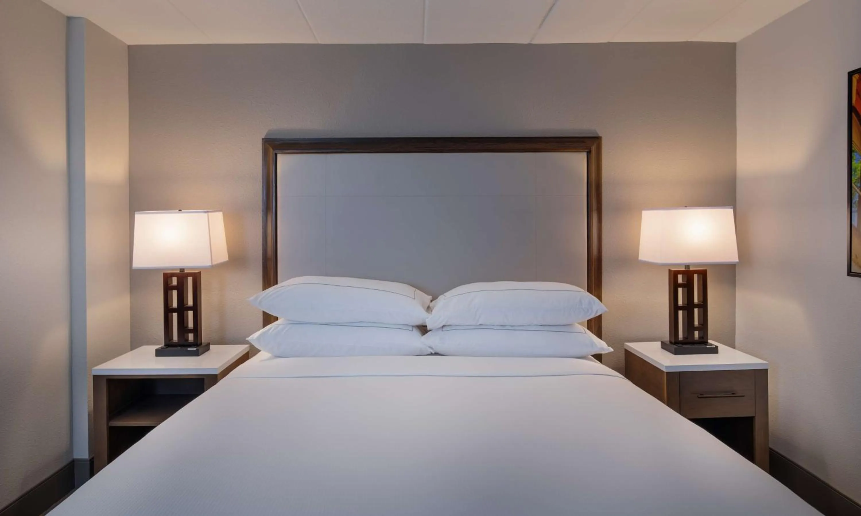 Bed in Doubletree By Hilton Madison East