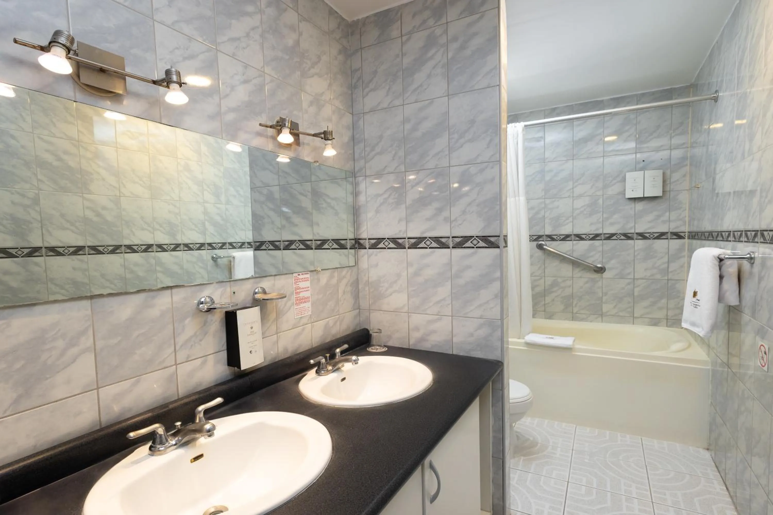 Shower in Hotel Hacienda Cusco Plaza