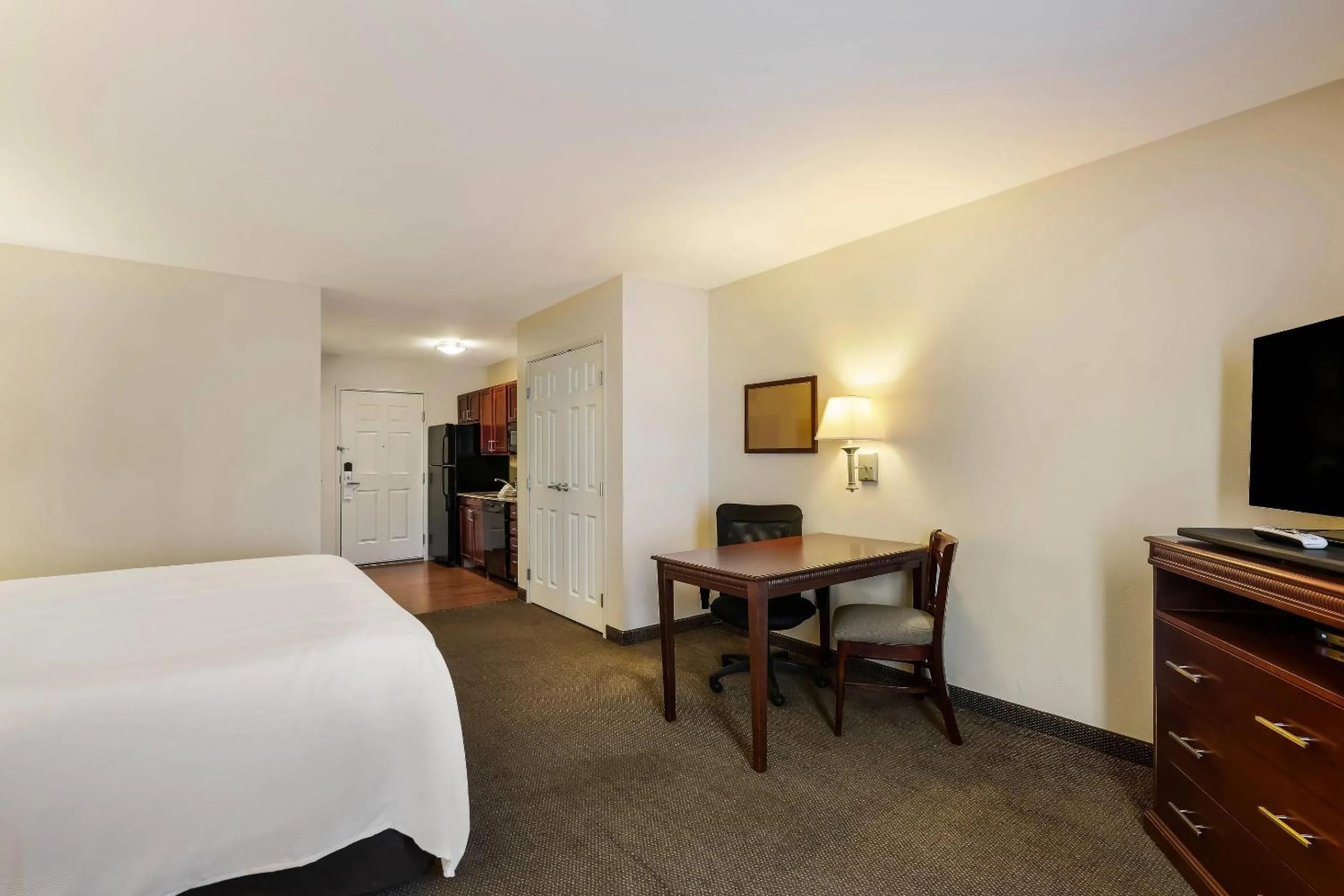 Bedroom, Bed in MainStay Suites Fitchburg - Madison