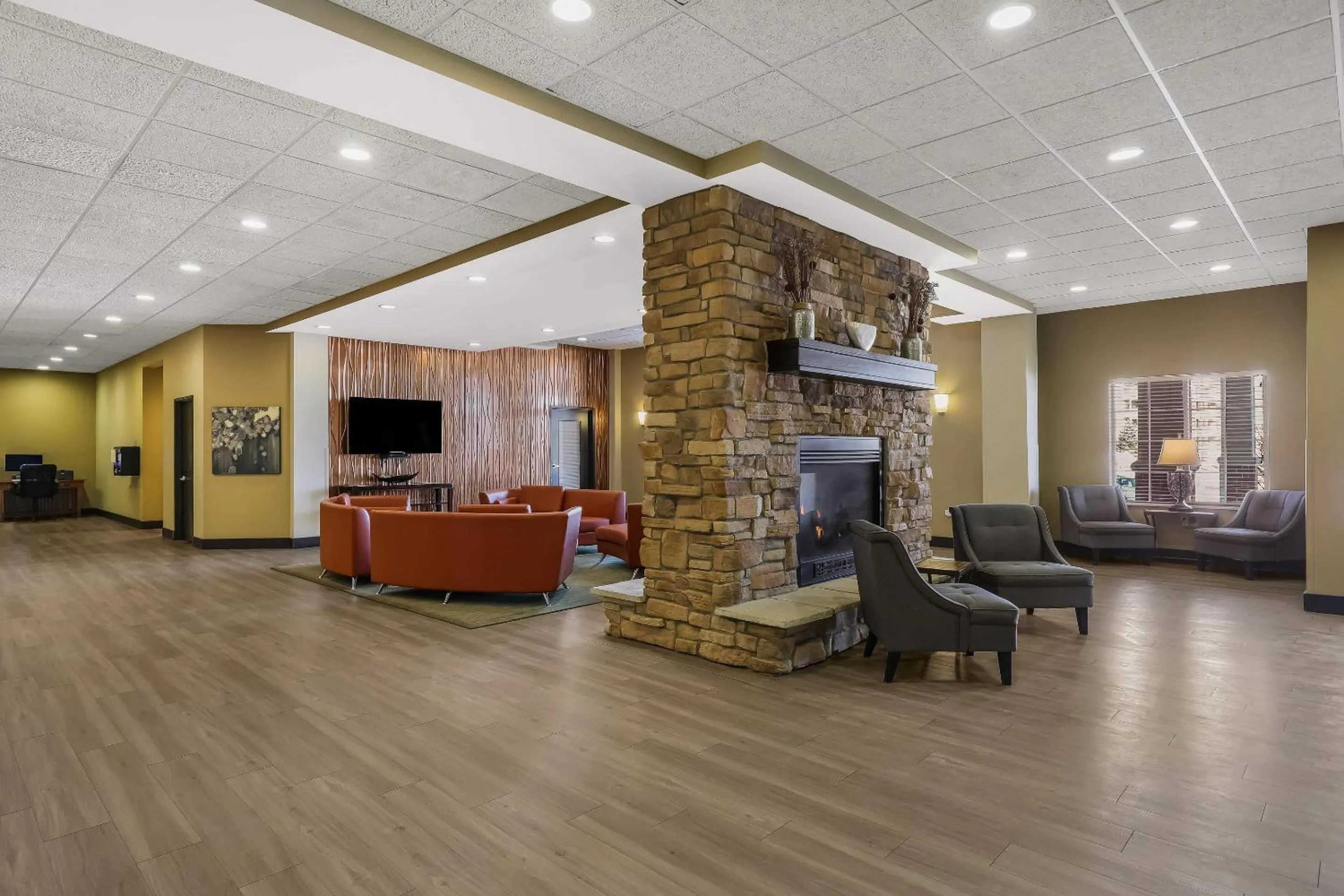 Lobby or reception in MainStay Suites Fitchburg - Madison