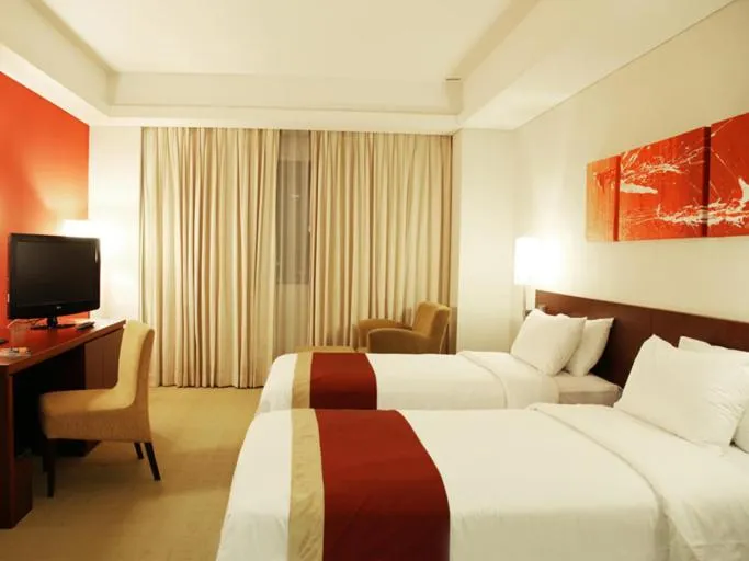 Photo of the whole room, Bed in Java Paragon Hotel & Residences