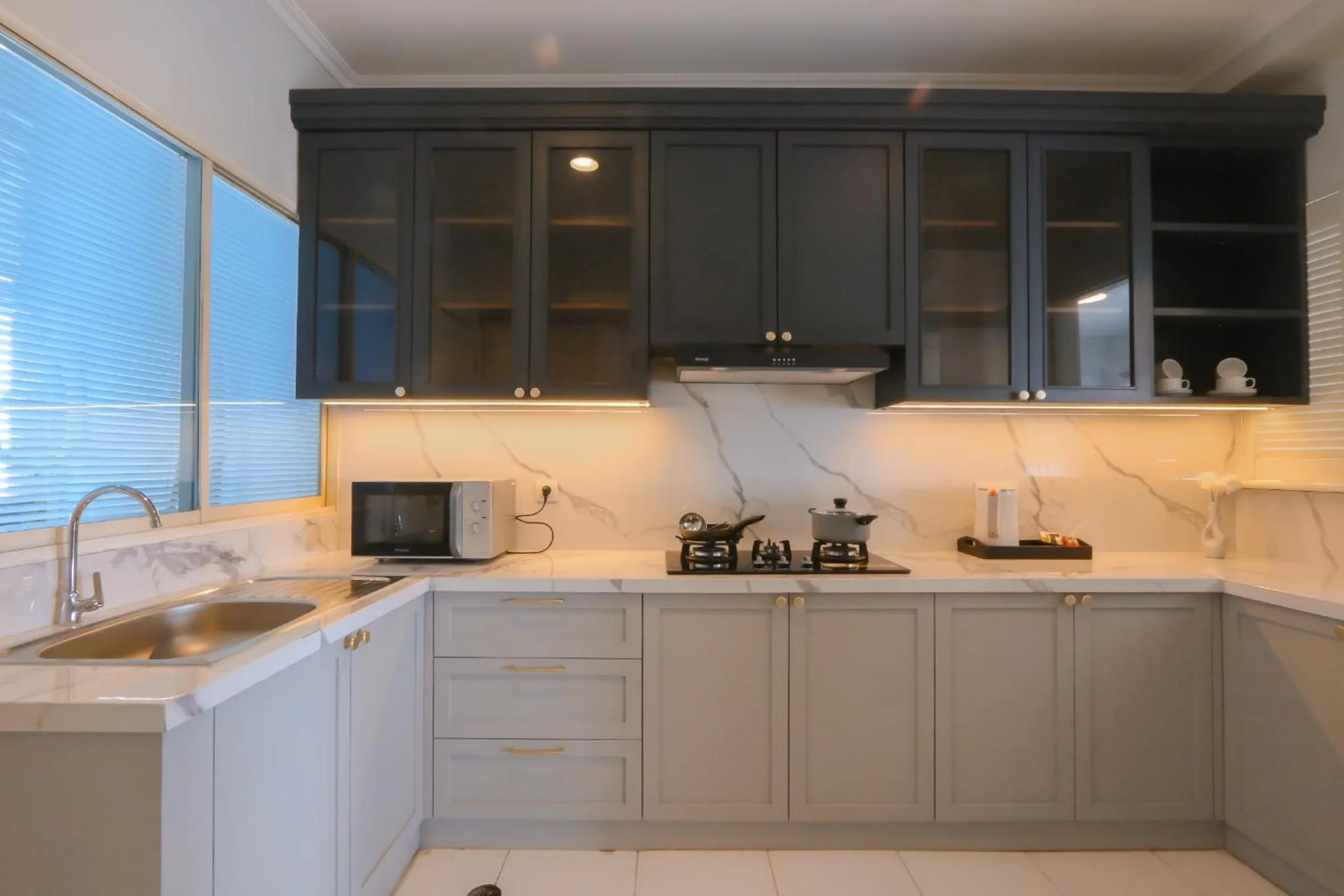 kitchen in Java Paragon Hotel & Residences