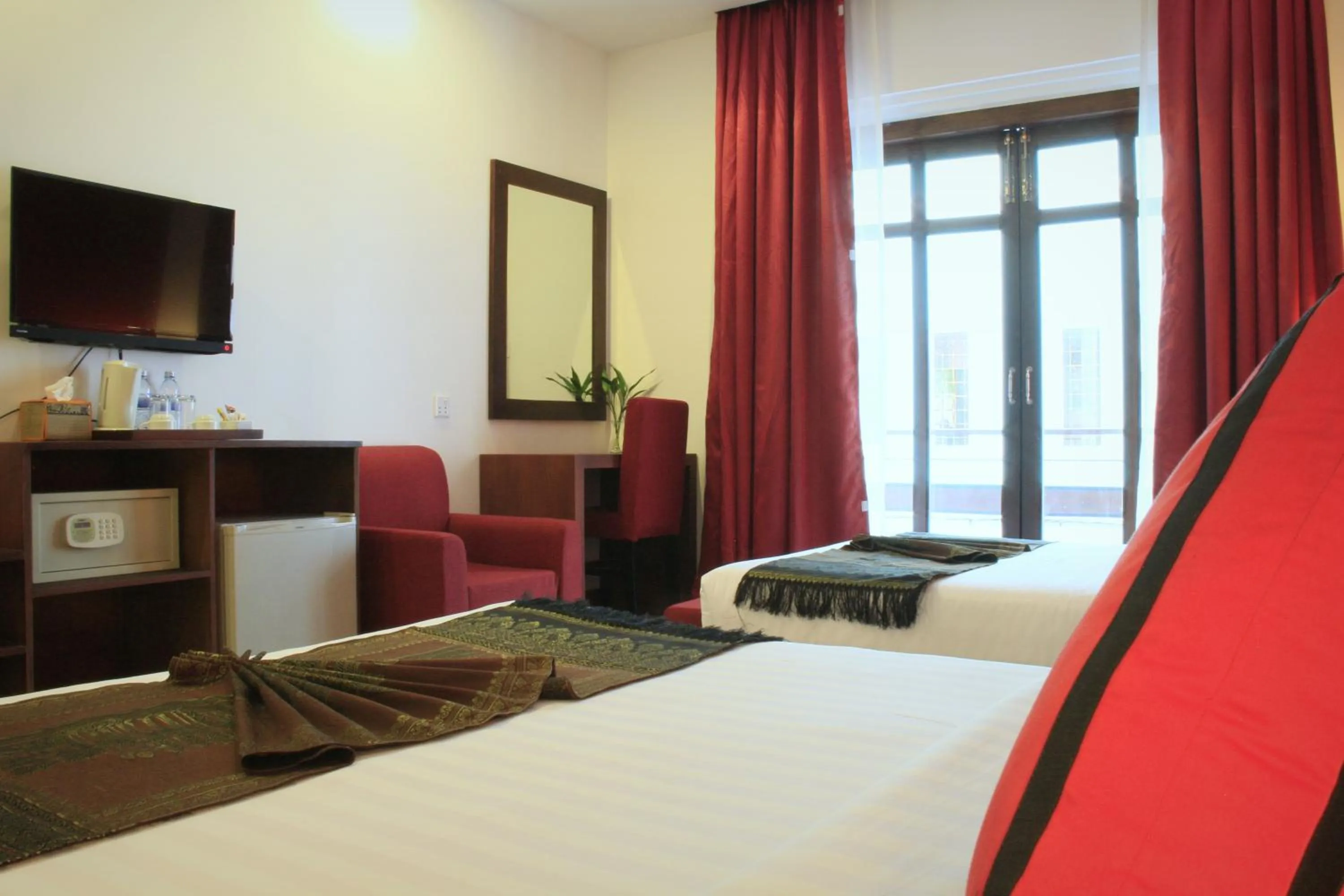 Bedroom, Bed in Mekong Angkor Palace Hotel