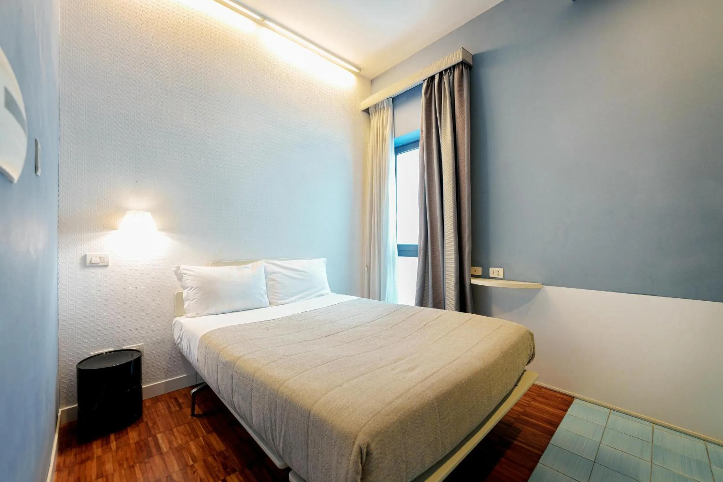 Photo of the whole room, Bed in Attico Partenopeo