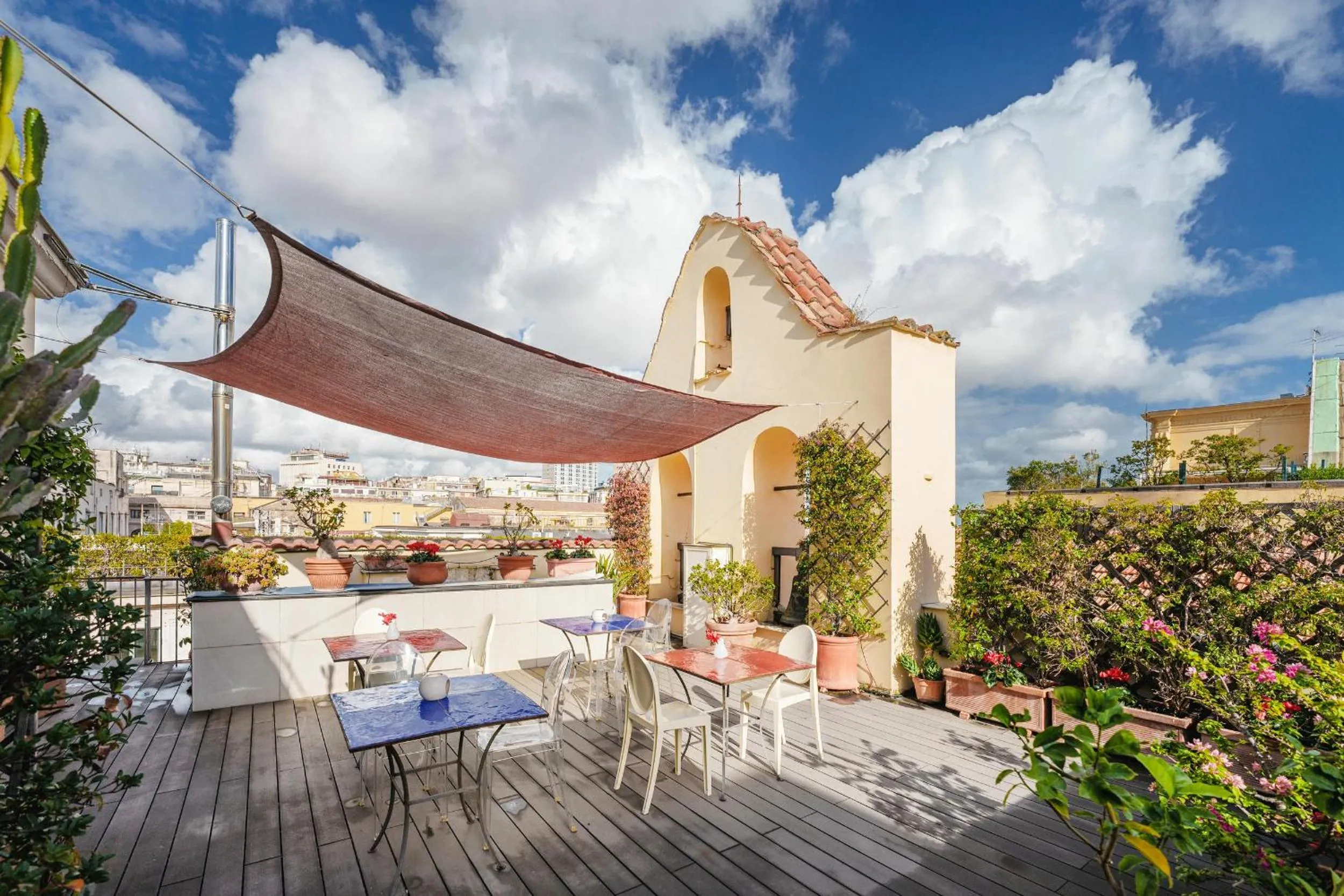 Property building in Attico Partenopeo