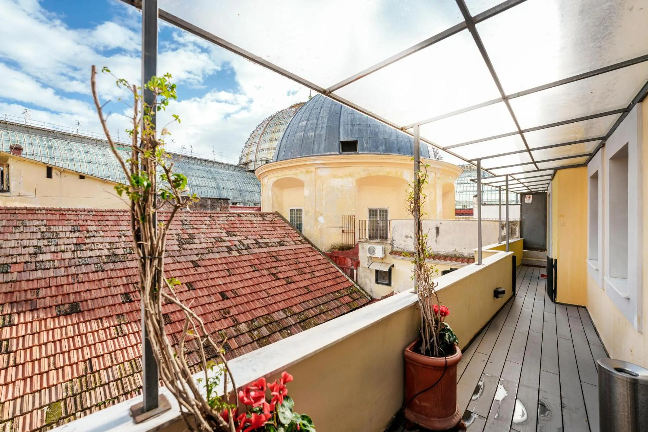 Property building in Attico Partenopeo